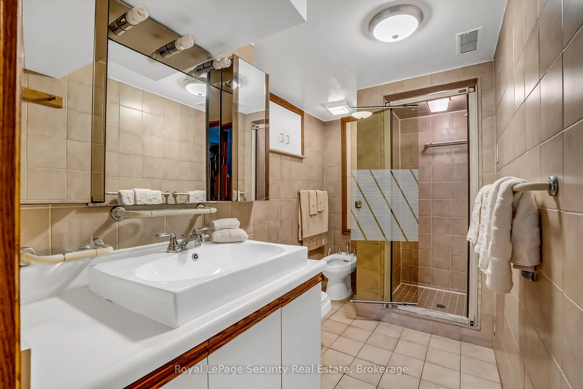 1937 Dufferin Street