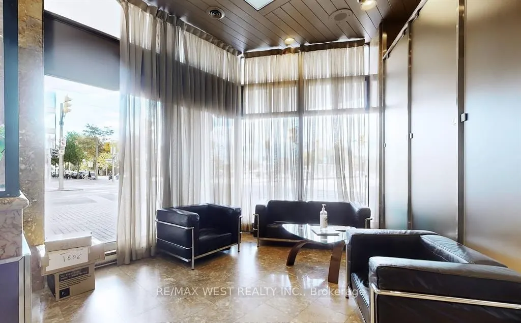 270 Queens Quay W, #2703