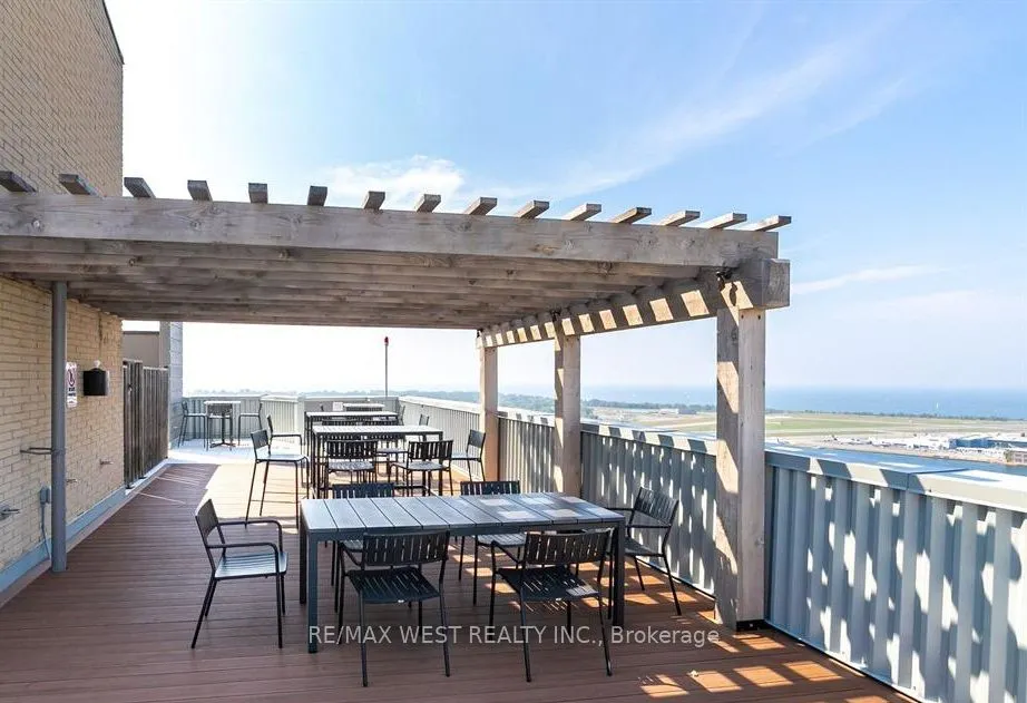 270 Queens Quay W, #2703