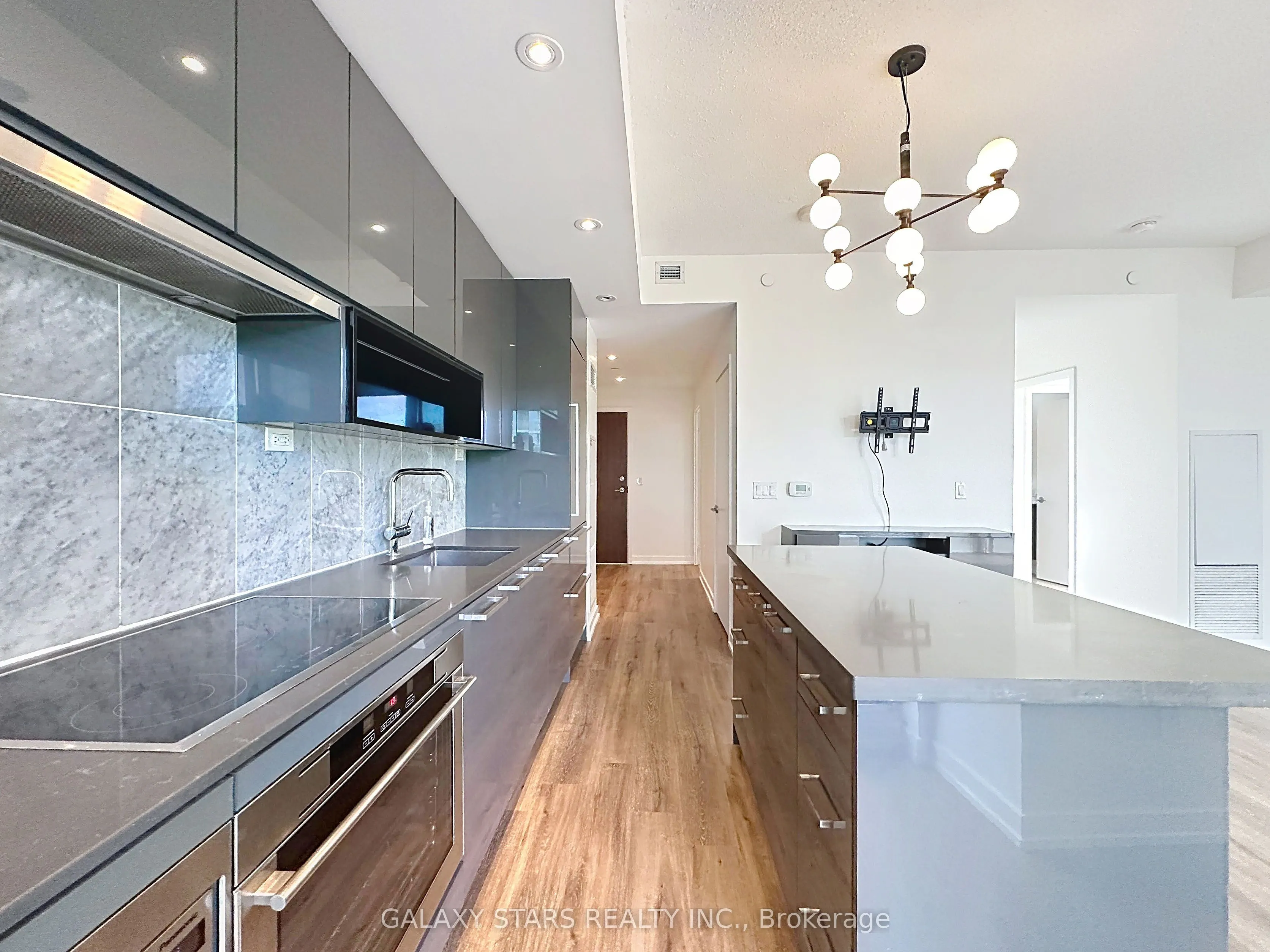 117 McMahon Drive, #203