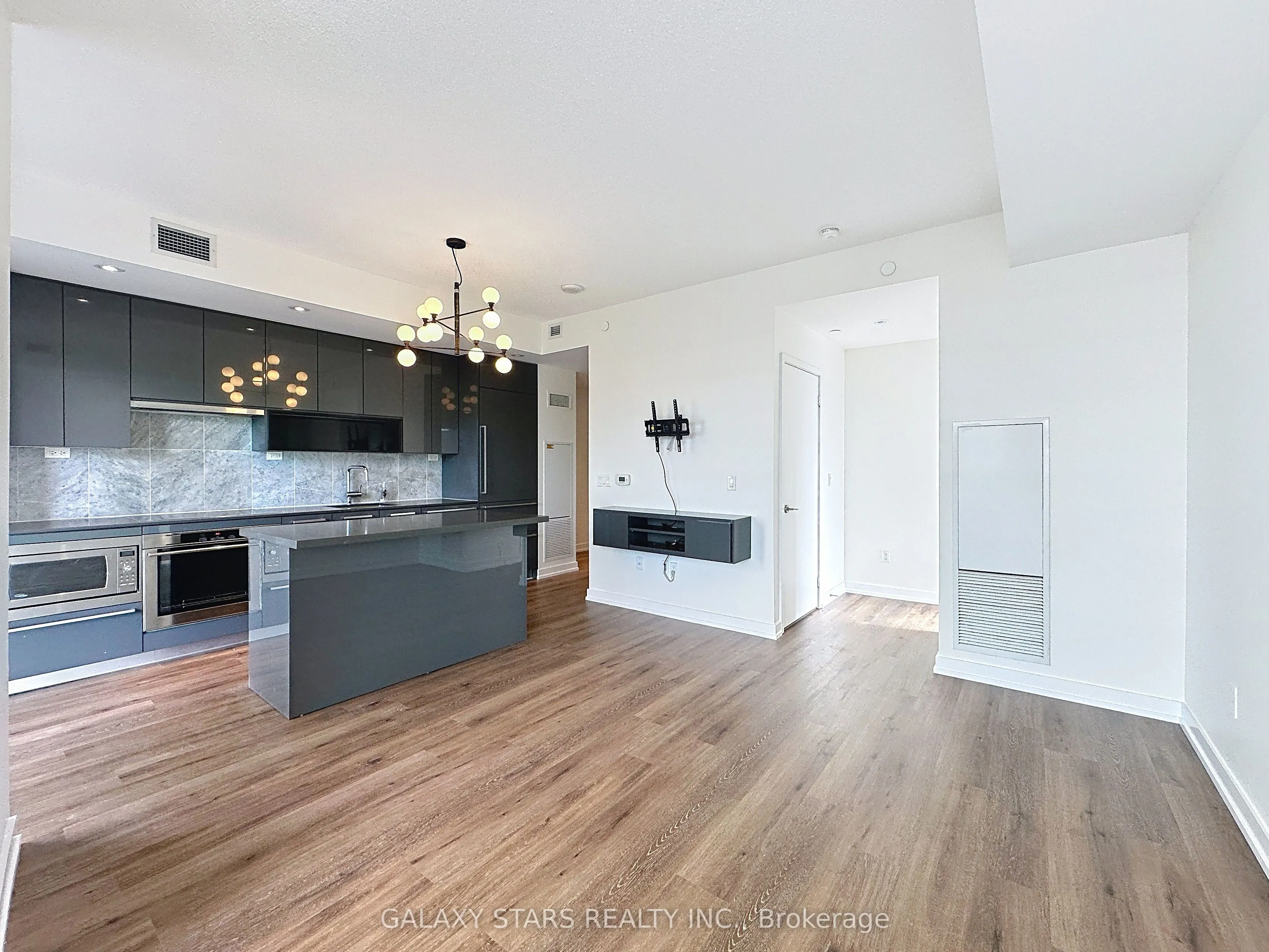 117 McMahon Drive, #203