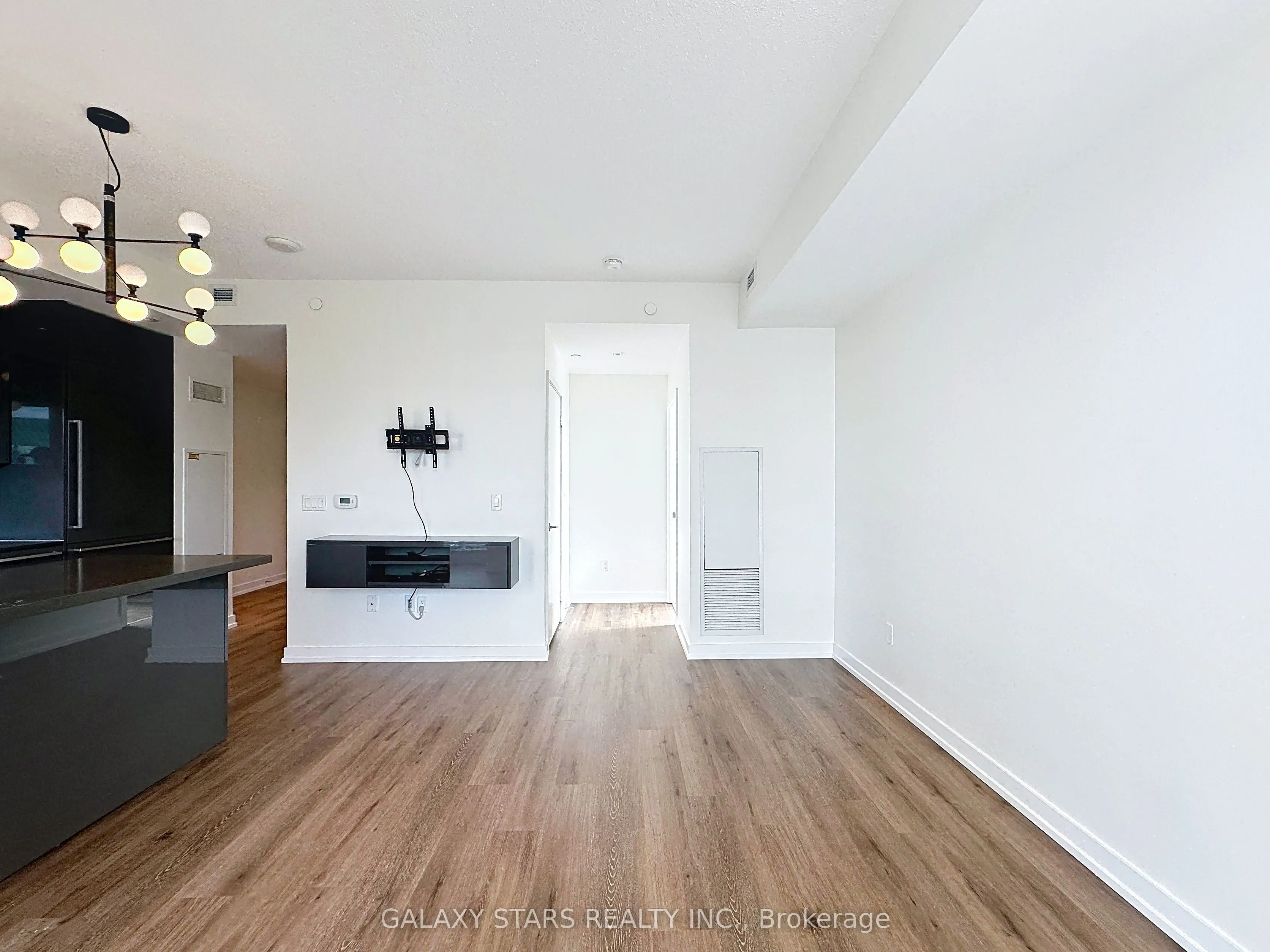 117 McMahon Drive, #203