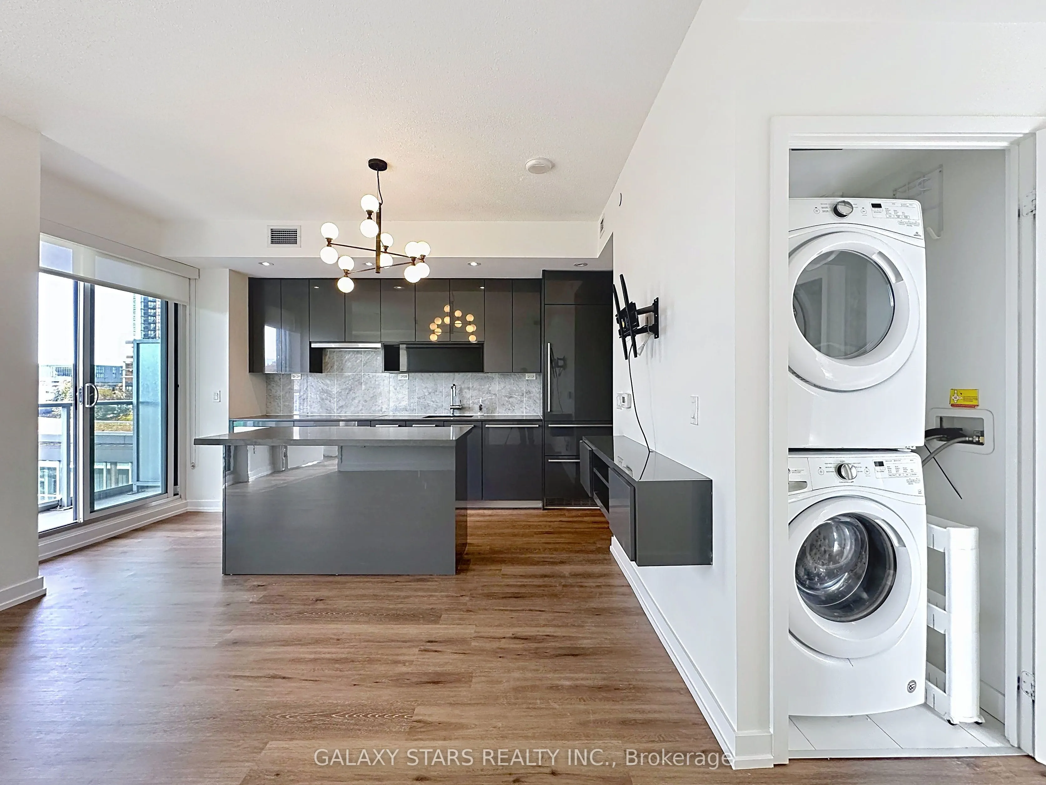 117 McMahon Drive, #203