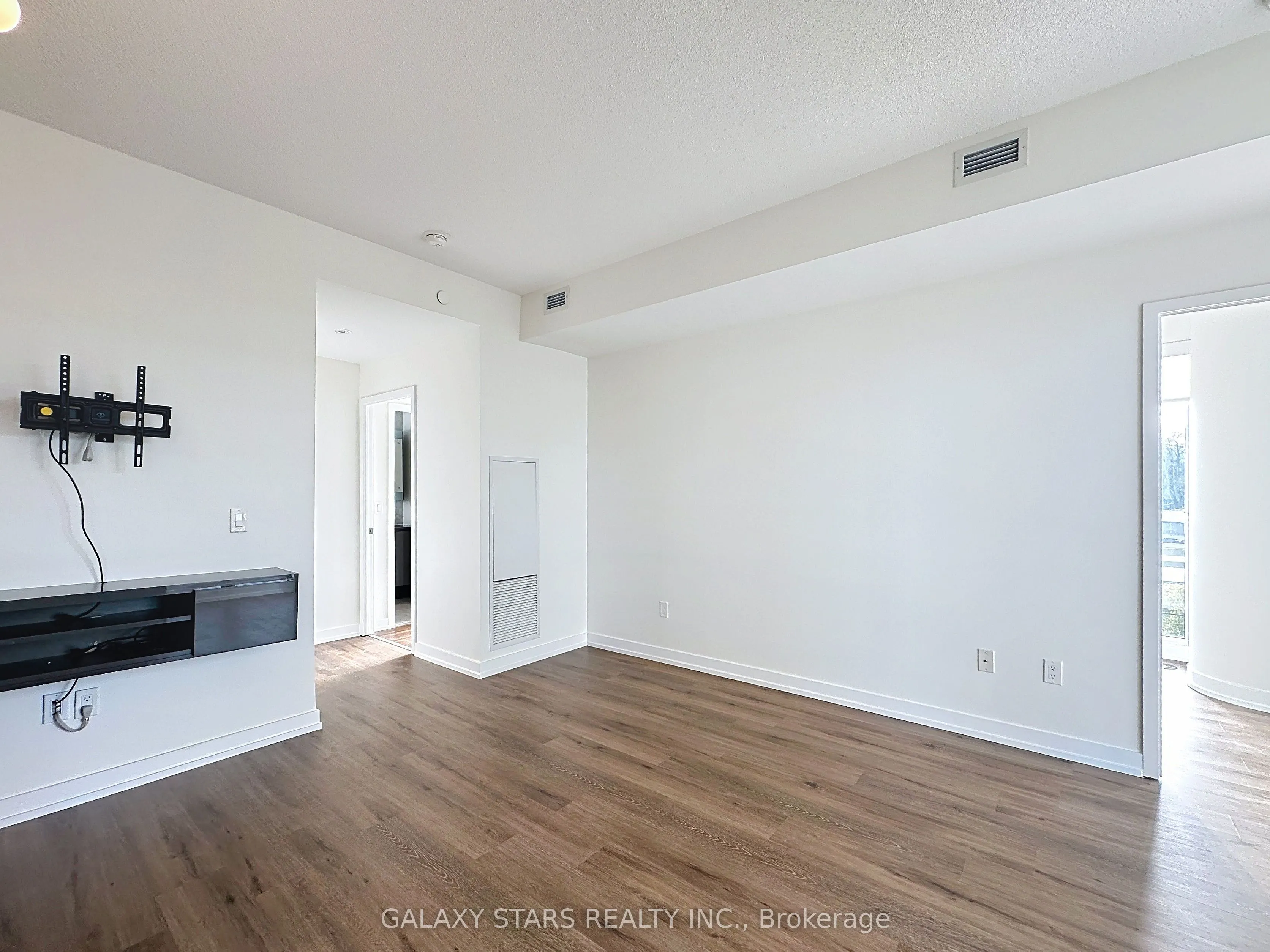 117 McMahon Drive, #203