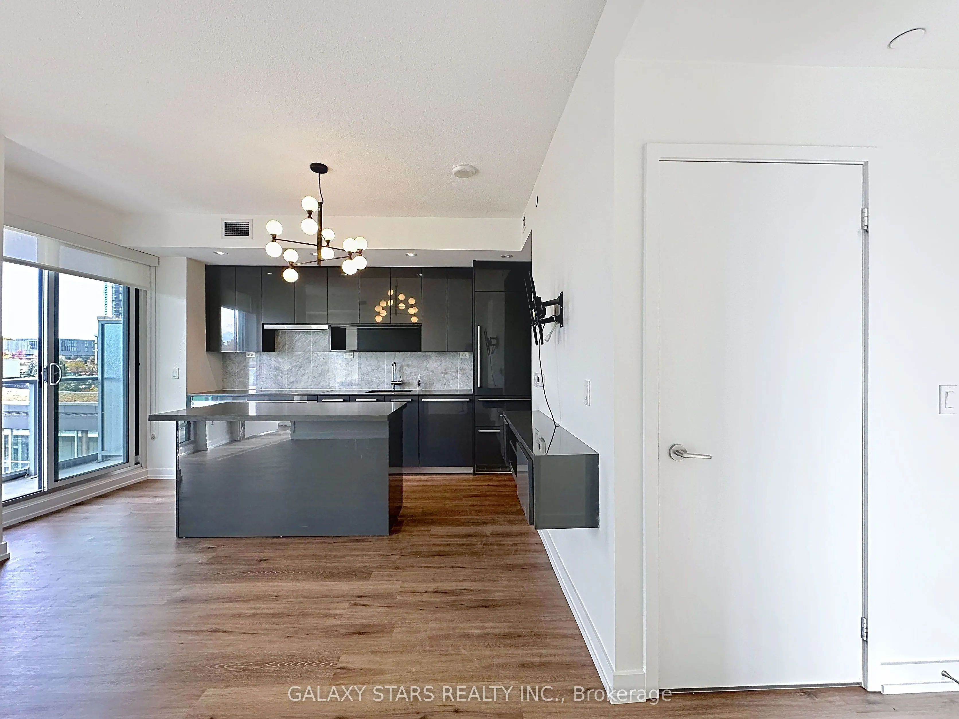 117 McMahon Drive, #203