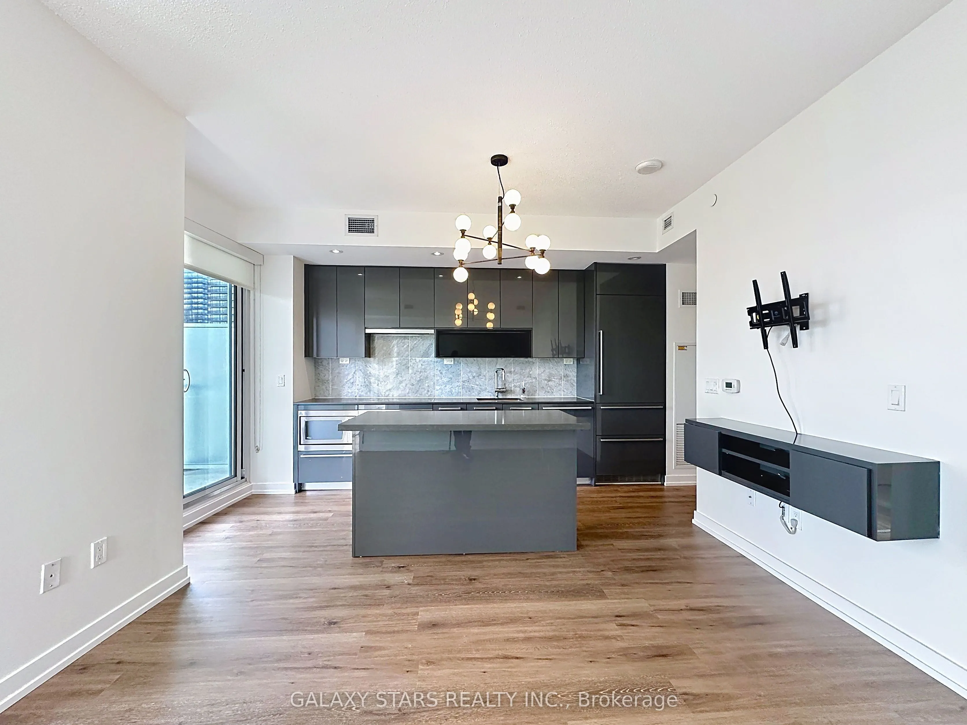 117 McMahon Drive, #203