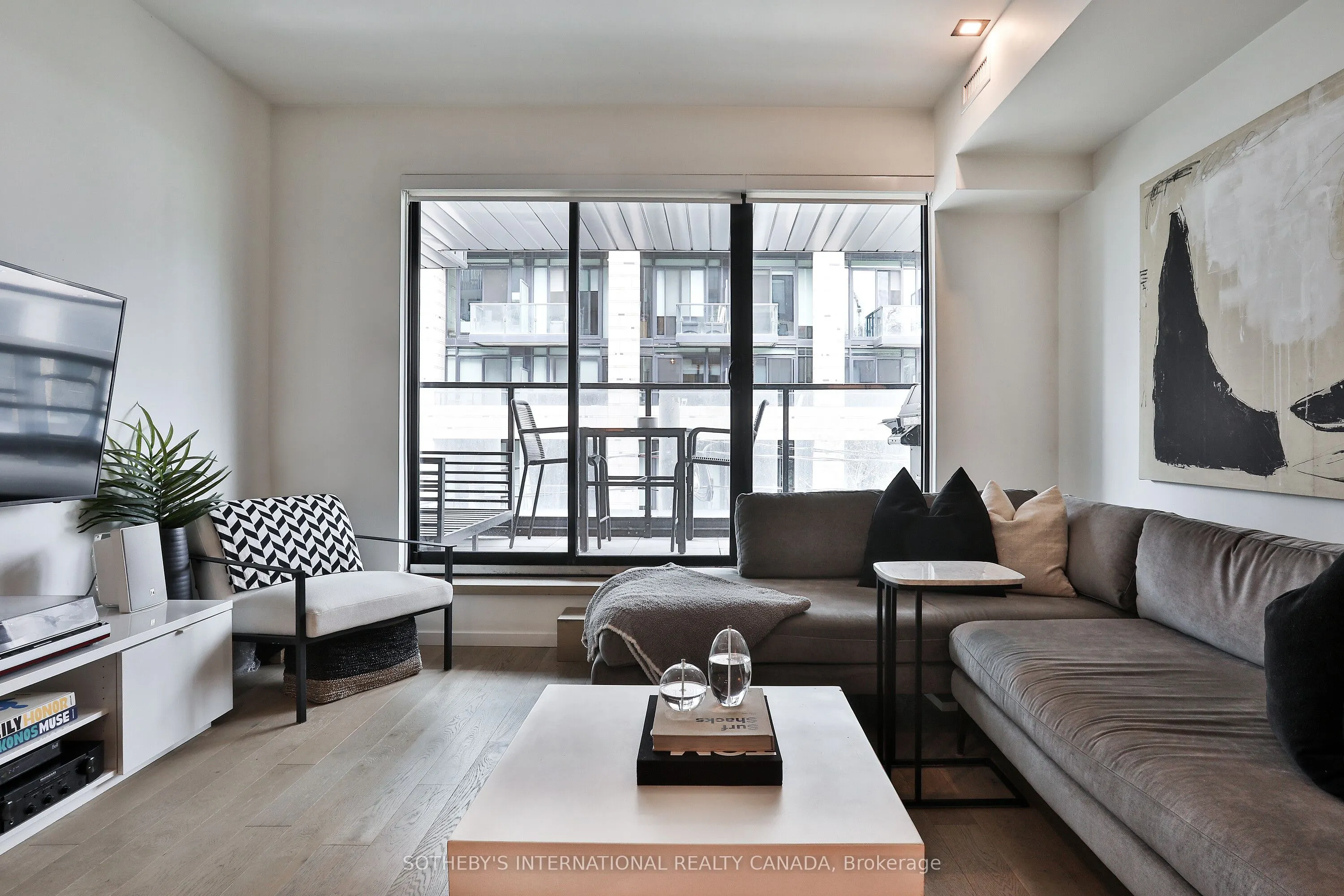 45 Dovercourt Road, #302