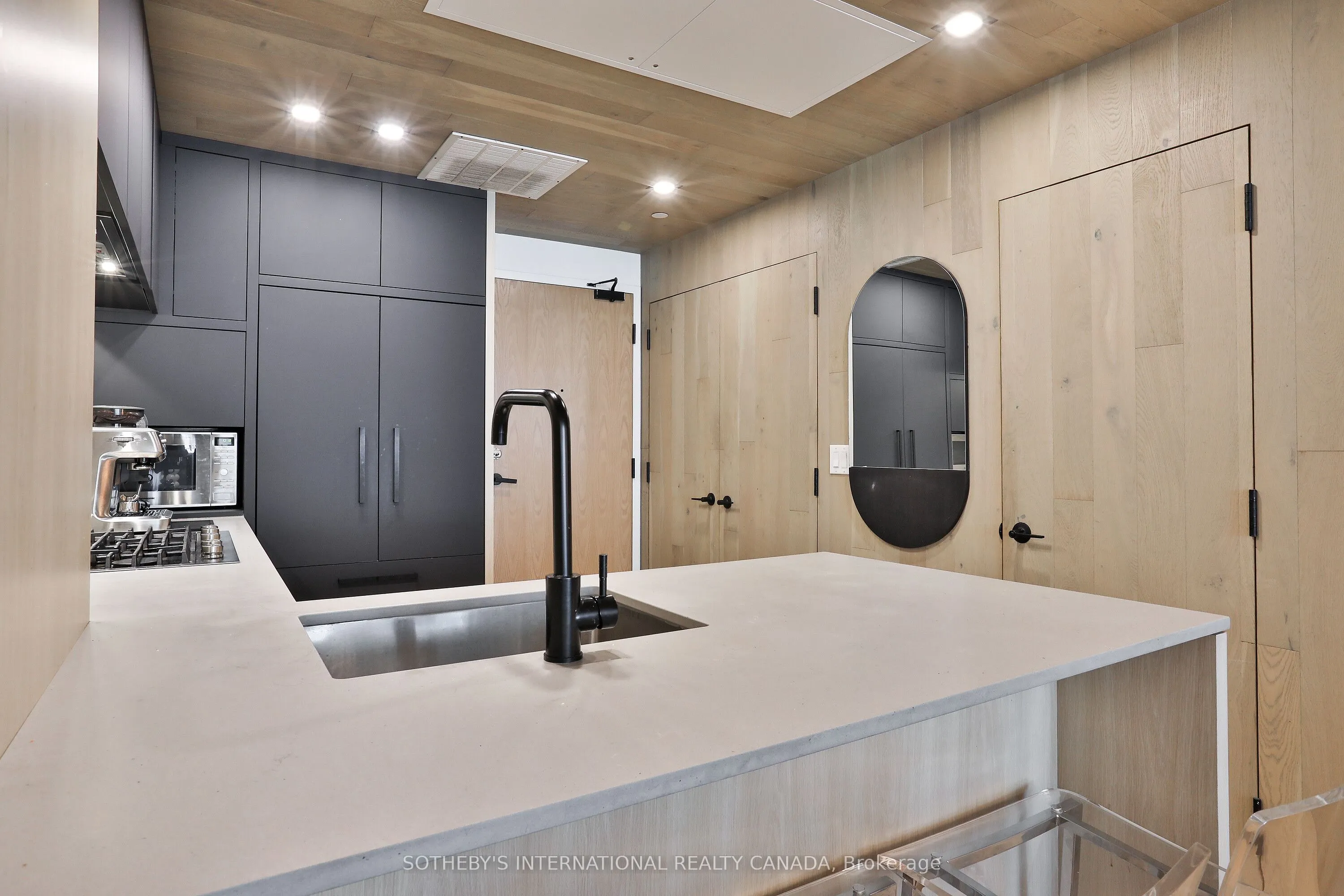 45 Dovercourt Road, #302