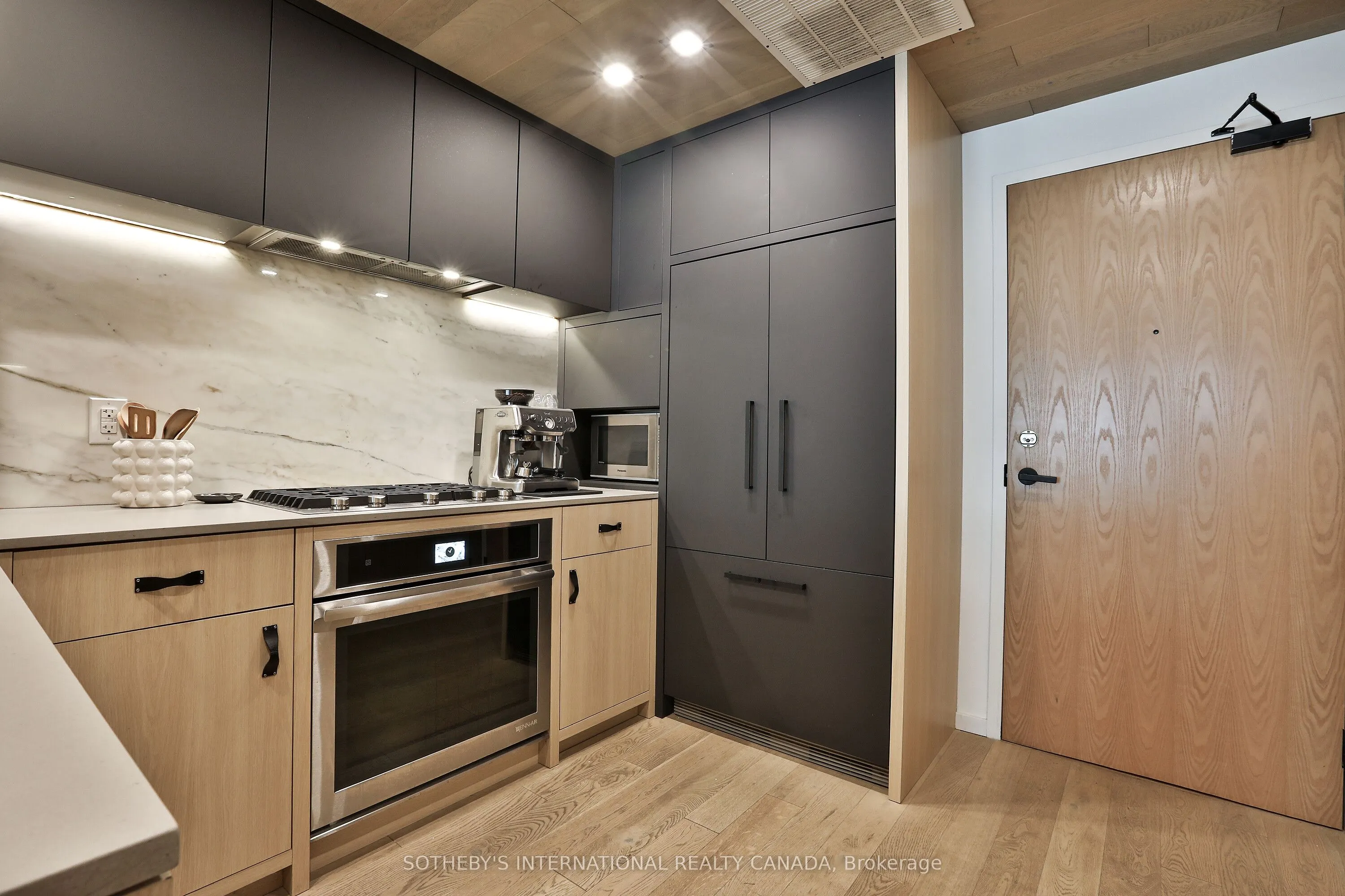 45 Dovercourt Road, #302