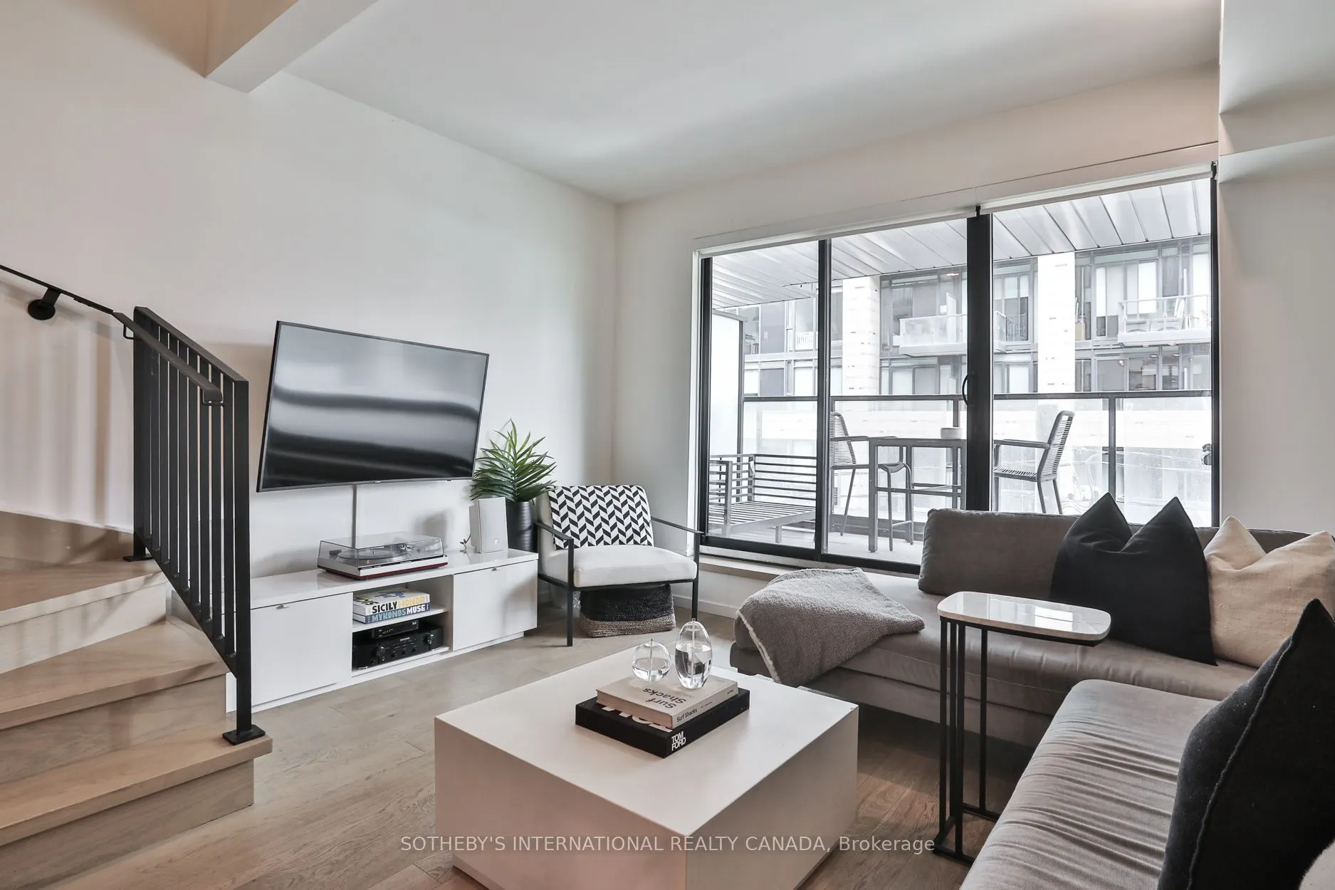 45 Dovercourt Road, #302