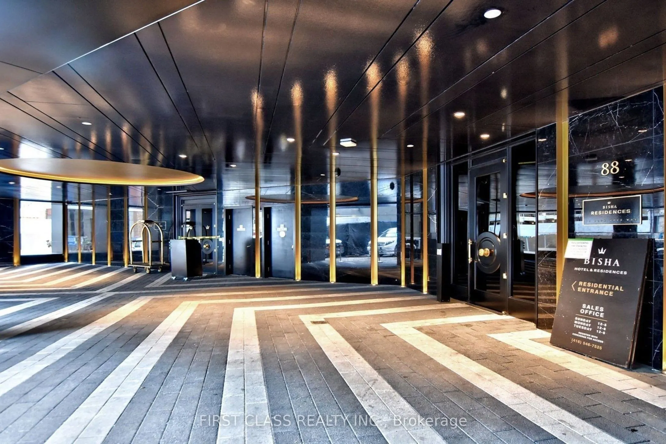 88 Blue Jays Way, #2708