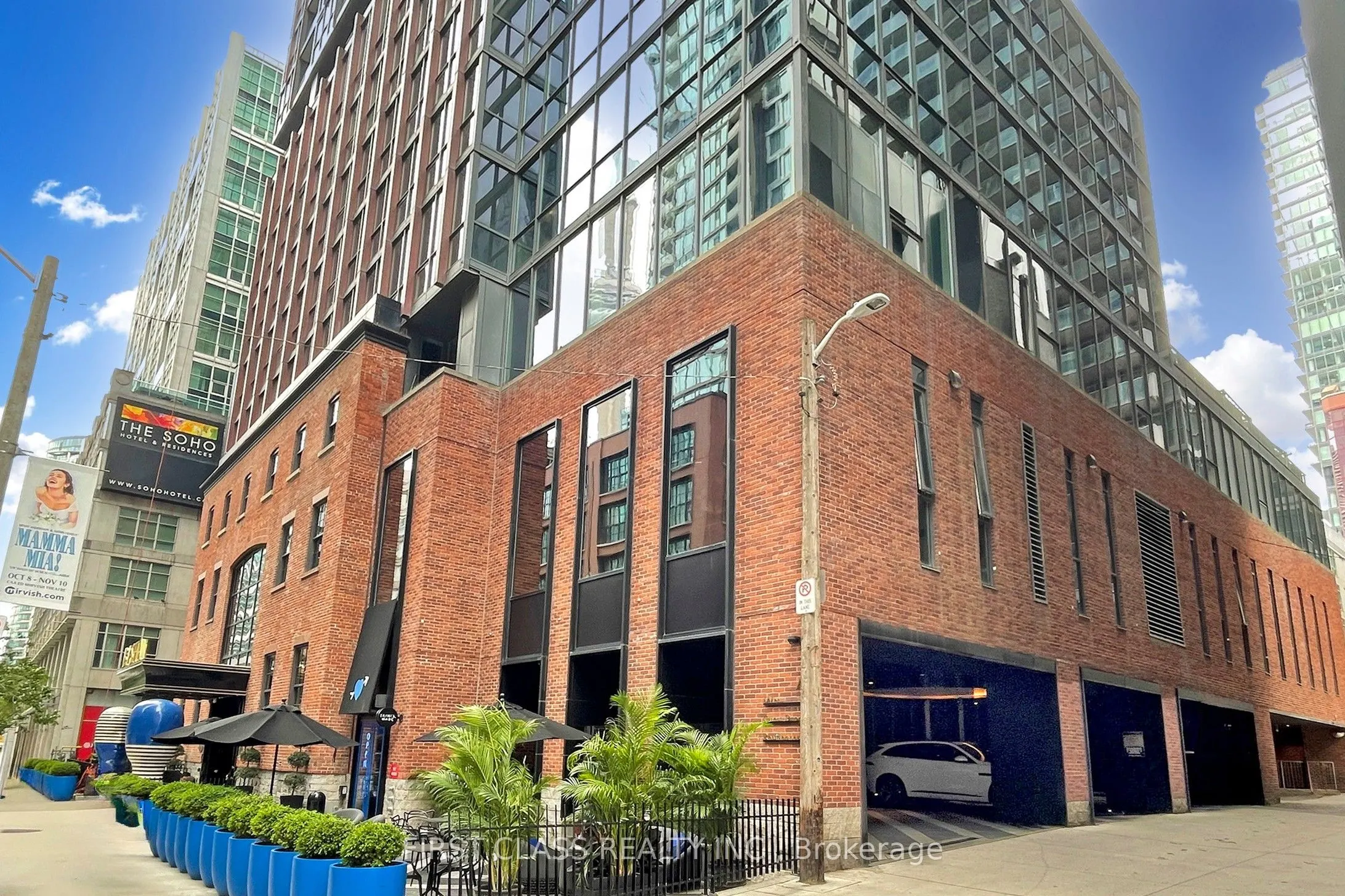 88 Blue Jays Way, #2708