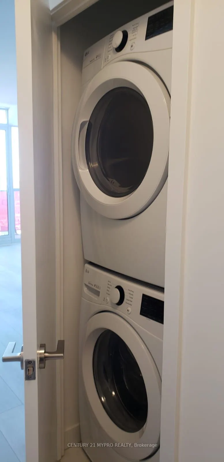 120 Parliament Street, #1407