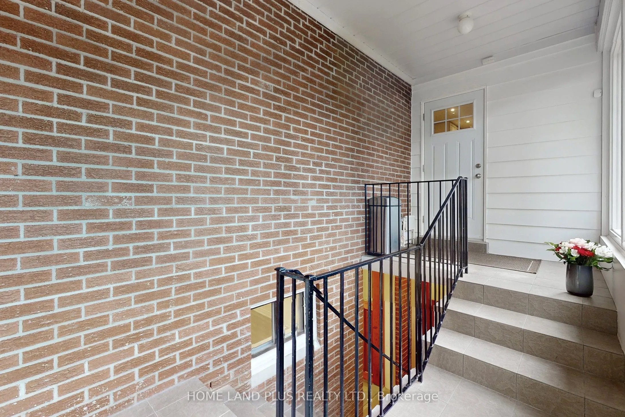 386 Princess Avenue, #Basement