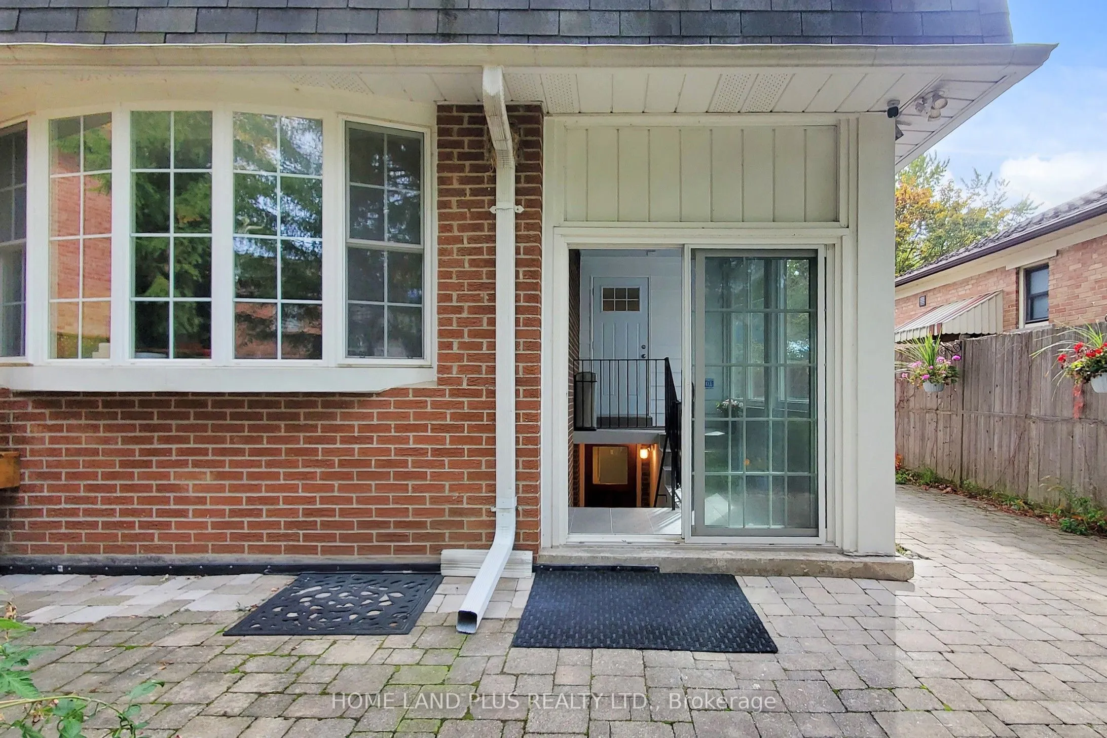 386 Princess Avenue, #Basement