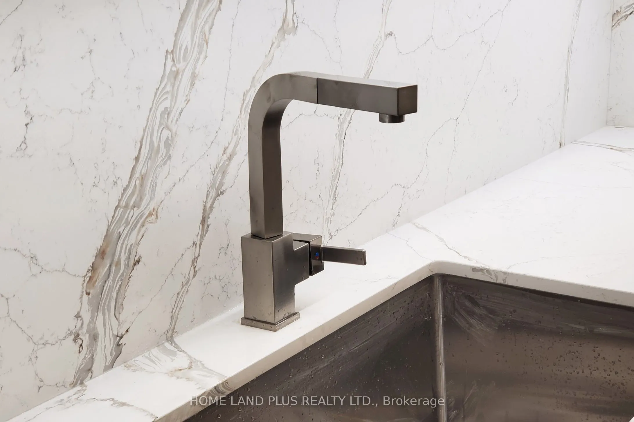 386 Princess Avenue, #Basement