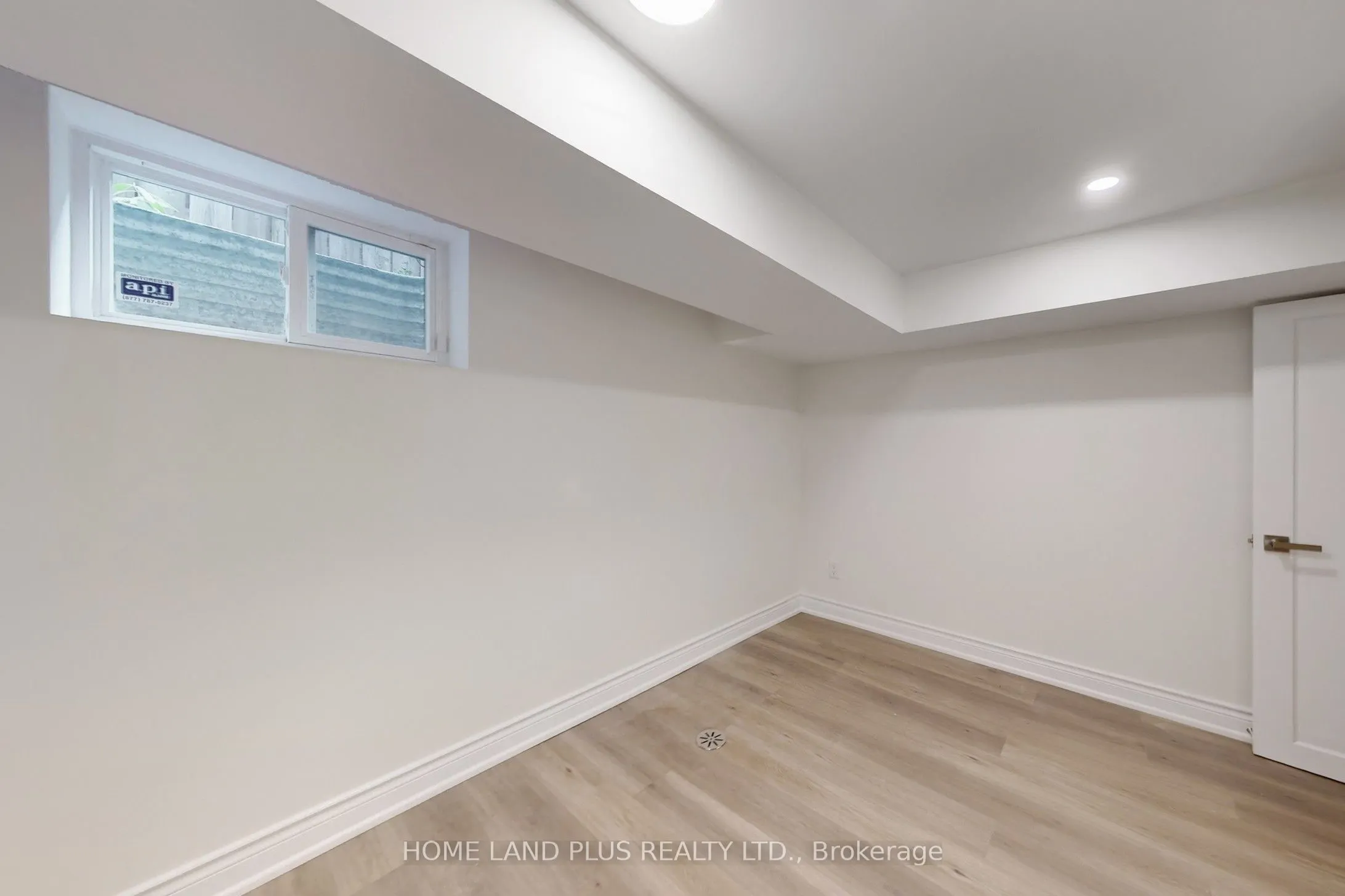 386 Princess Avenue, #Basement