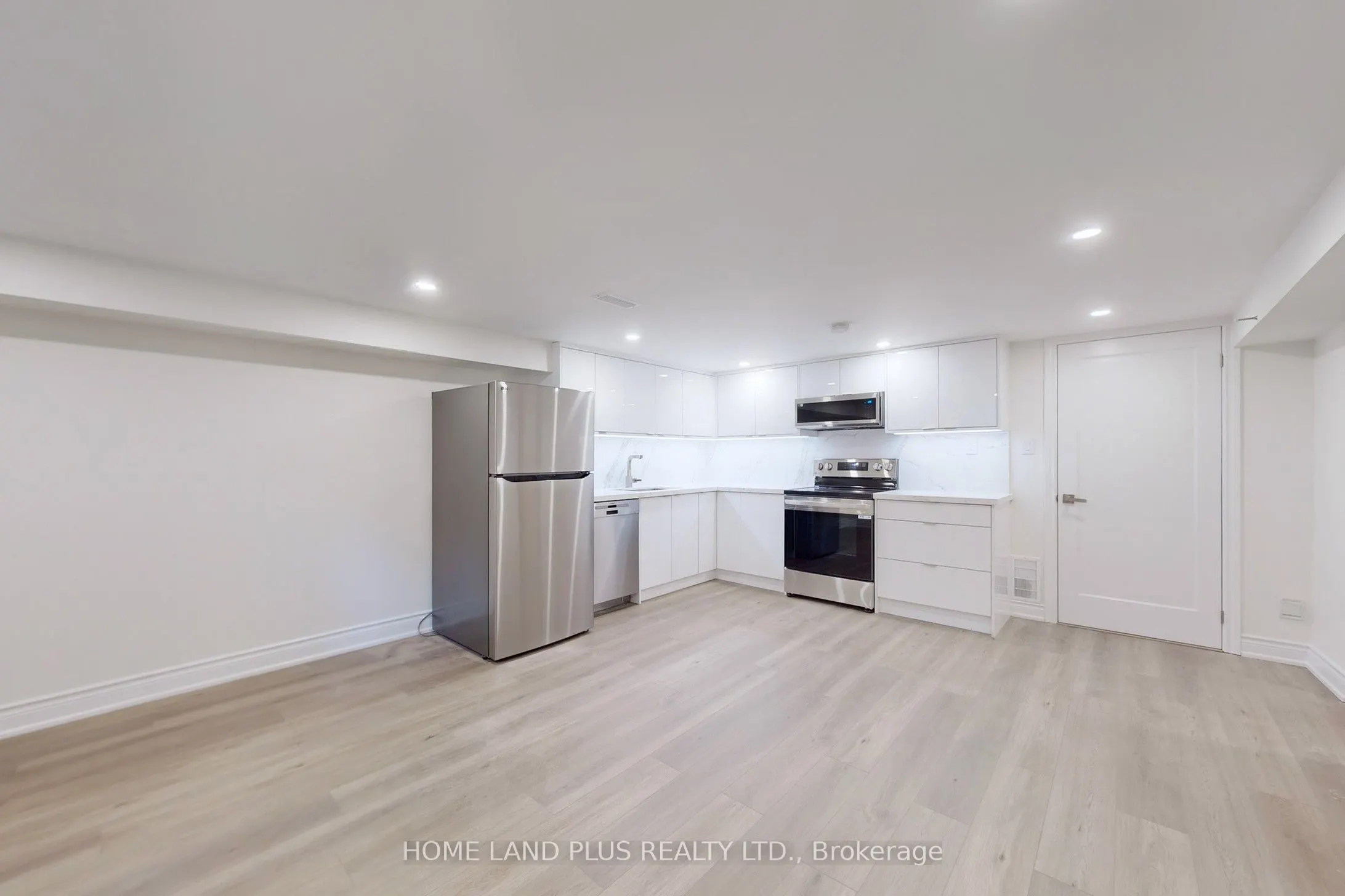 386 Princess Avenue, #Basement