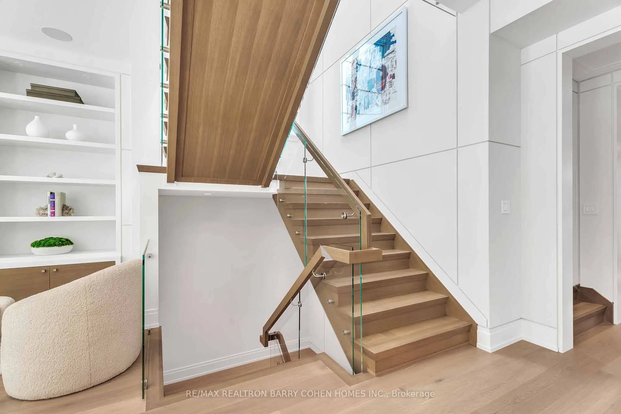 91 Lawrence Crescent