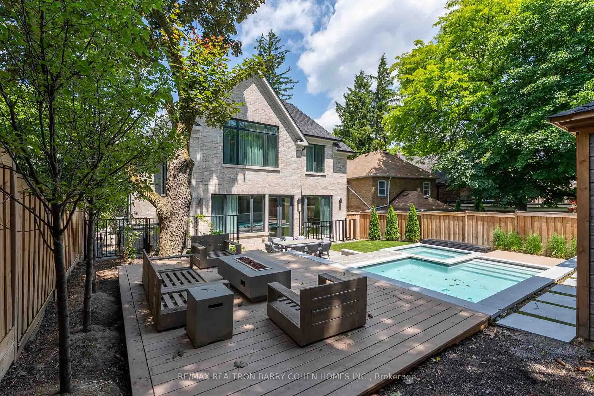 91 Lawrence Crescent