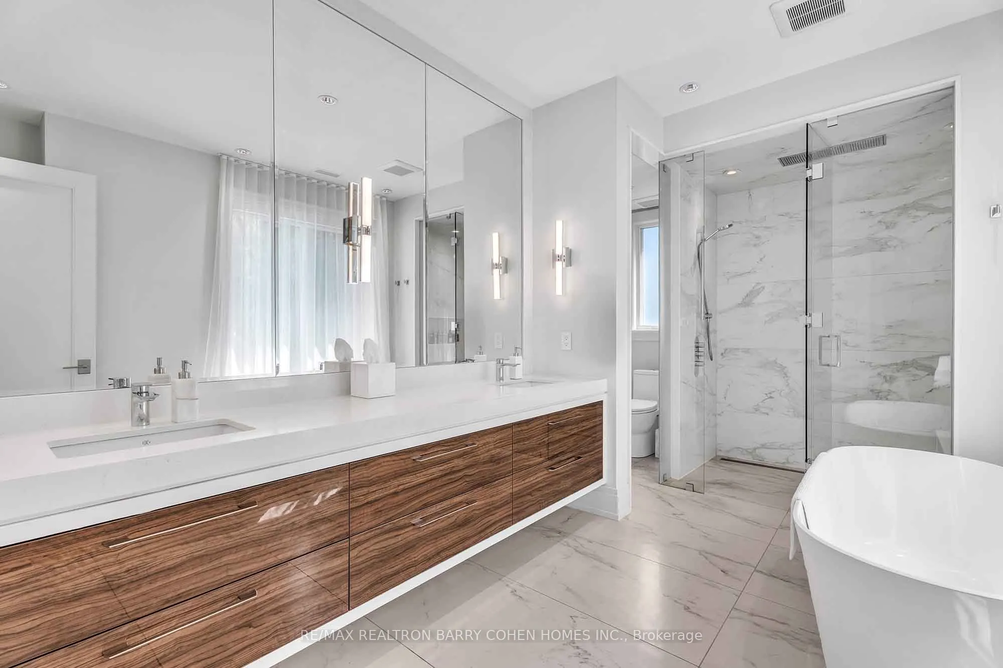 91 Lawrence Crescent