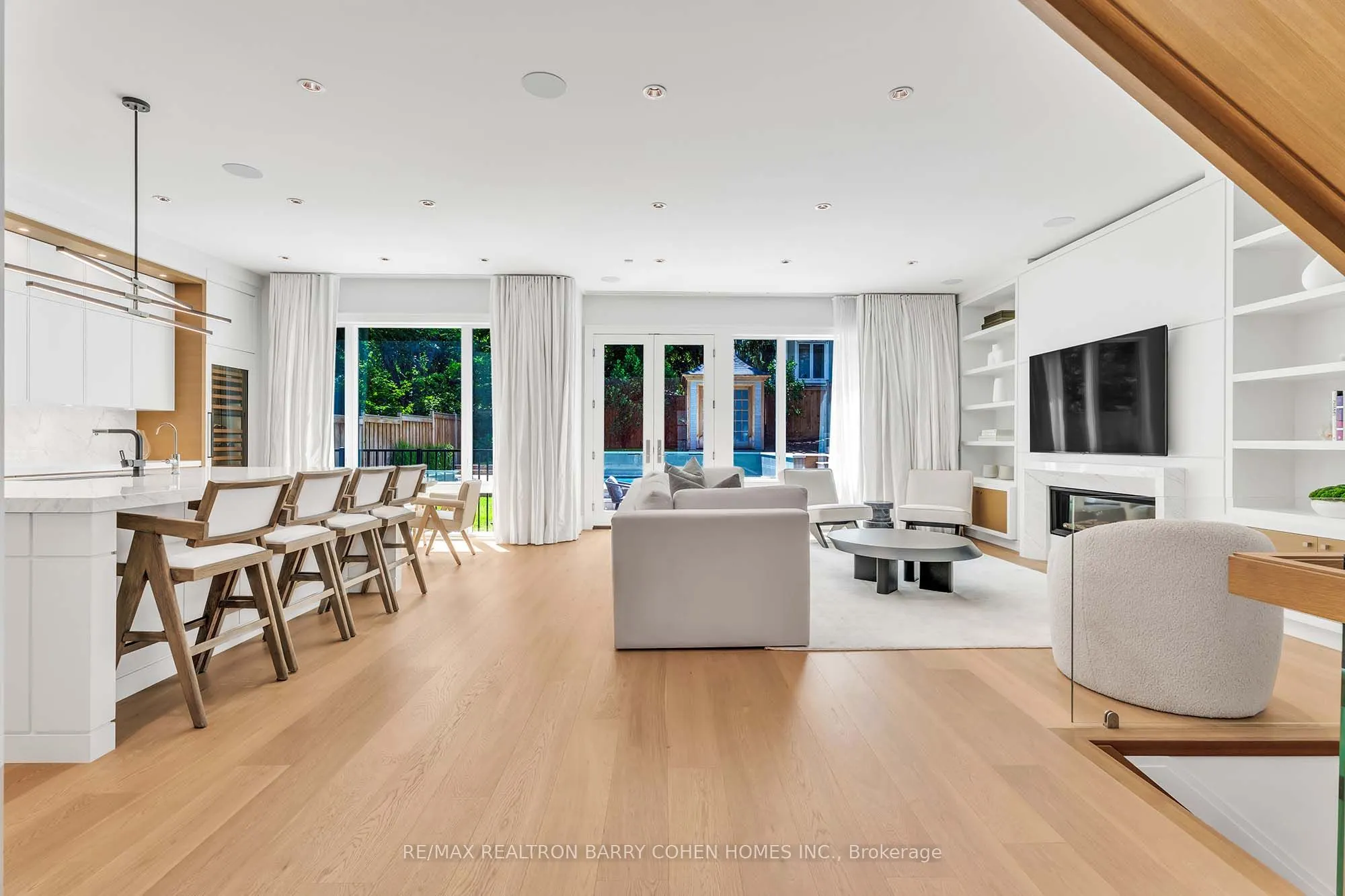 91 Lawrence Crescent