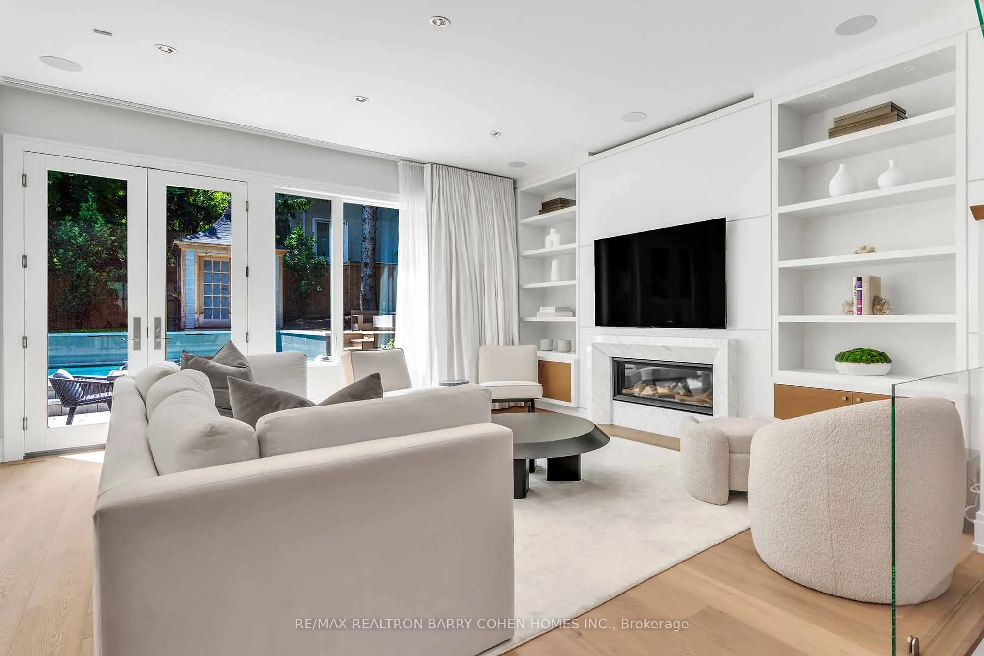 91 Lawrence Crescent