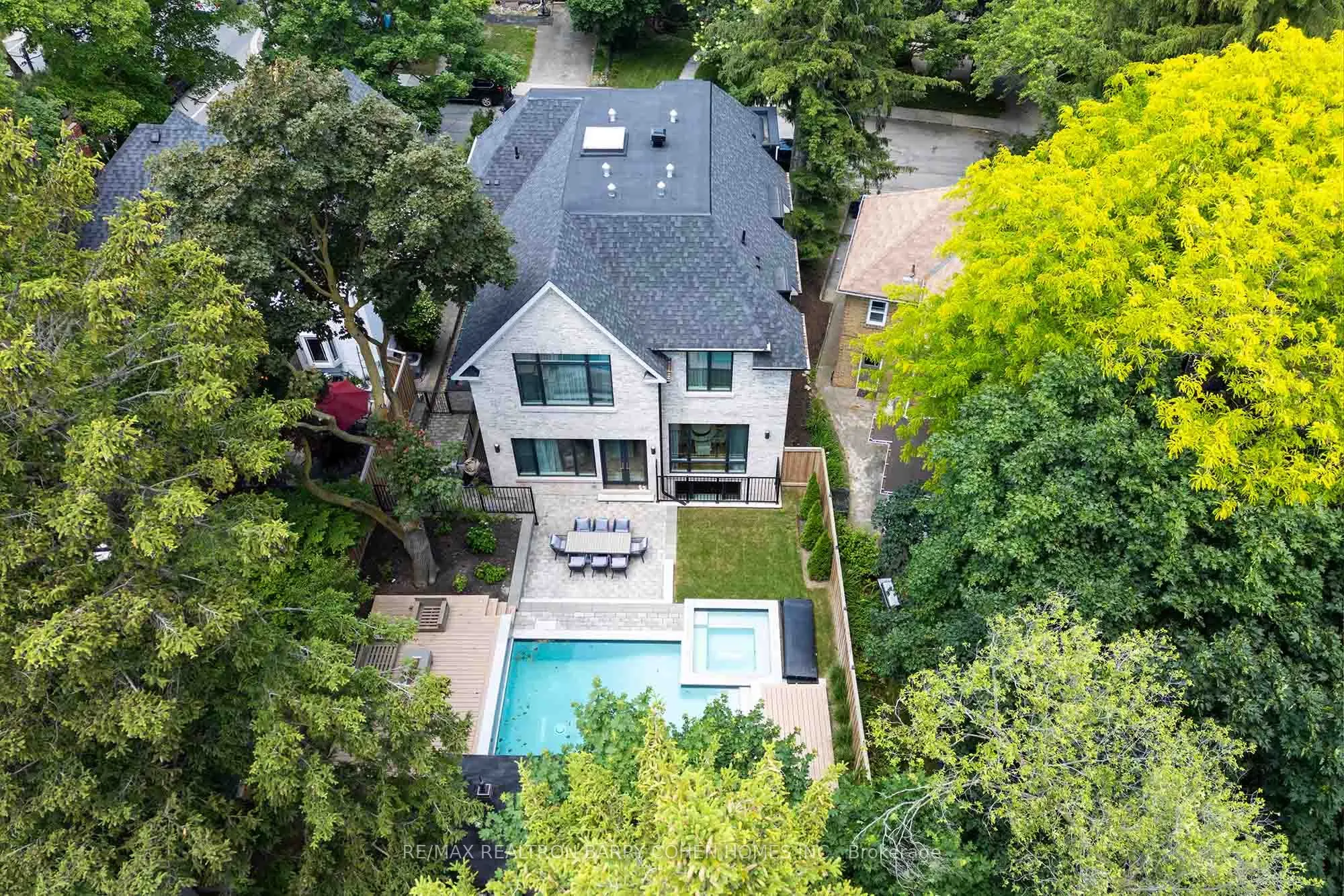 91 Lawrence Crescent