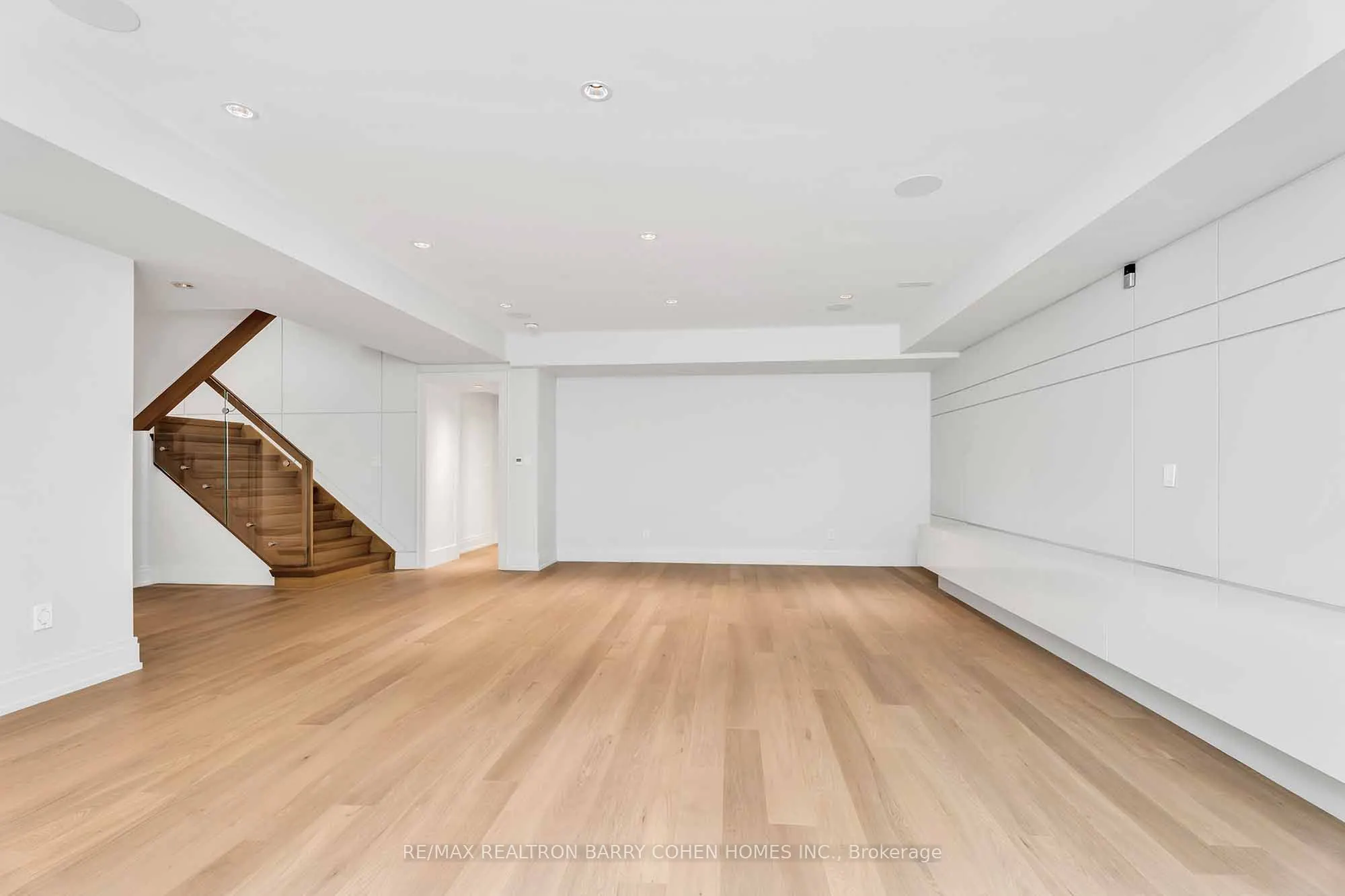 91 Lawrence Crescent