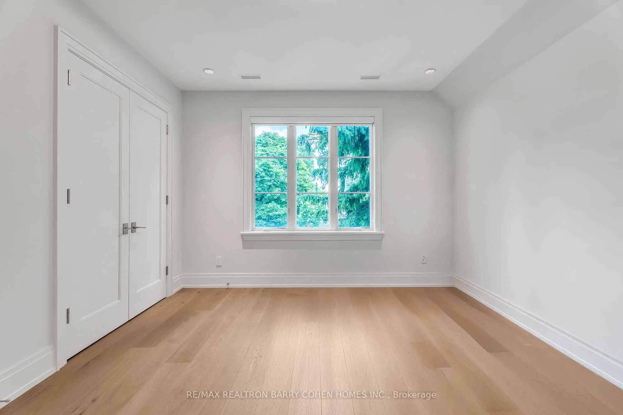 91 Lawrence Crescent