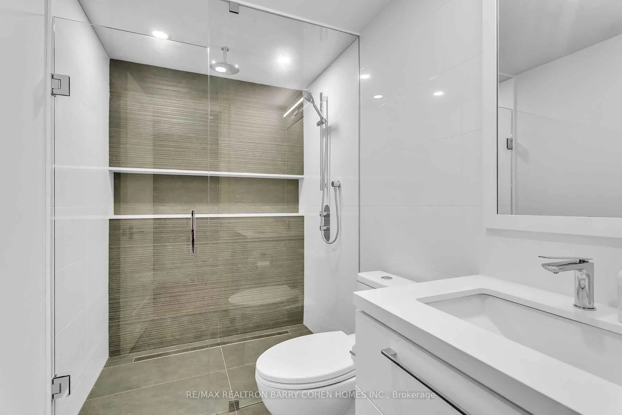 91 Lawrence Crescent