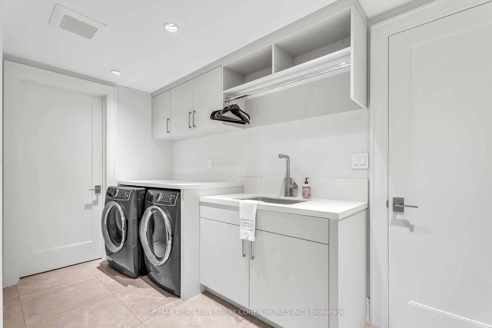 91 Lawrence Crescent