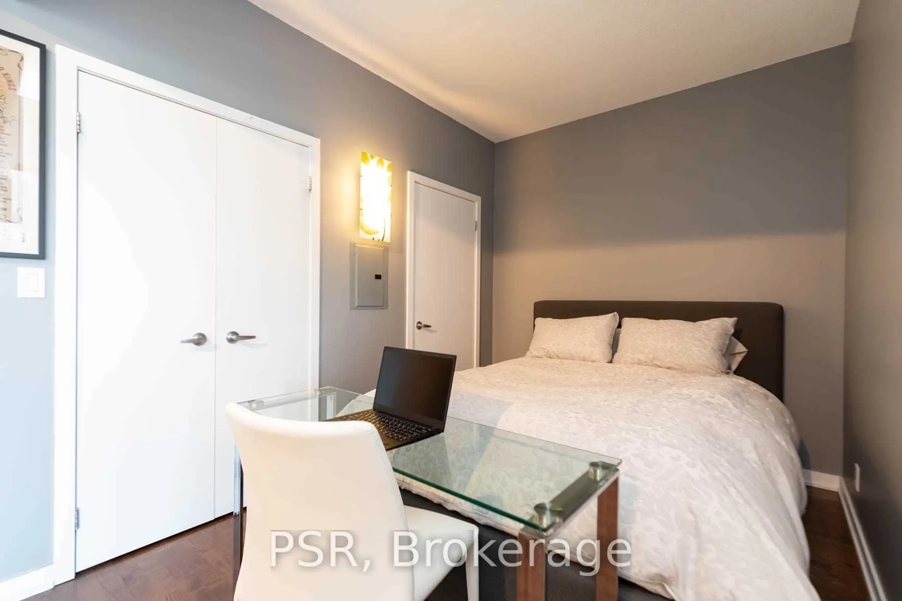 33 Lombard Street, #2201