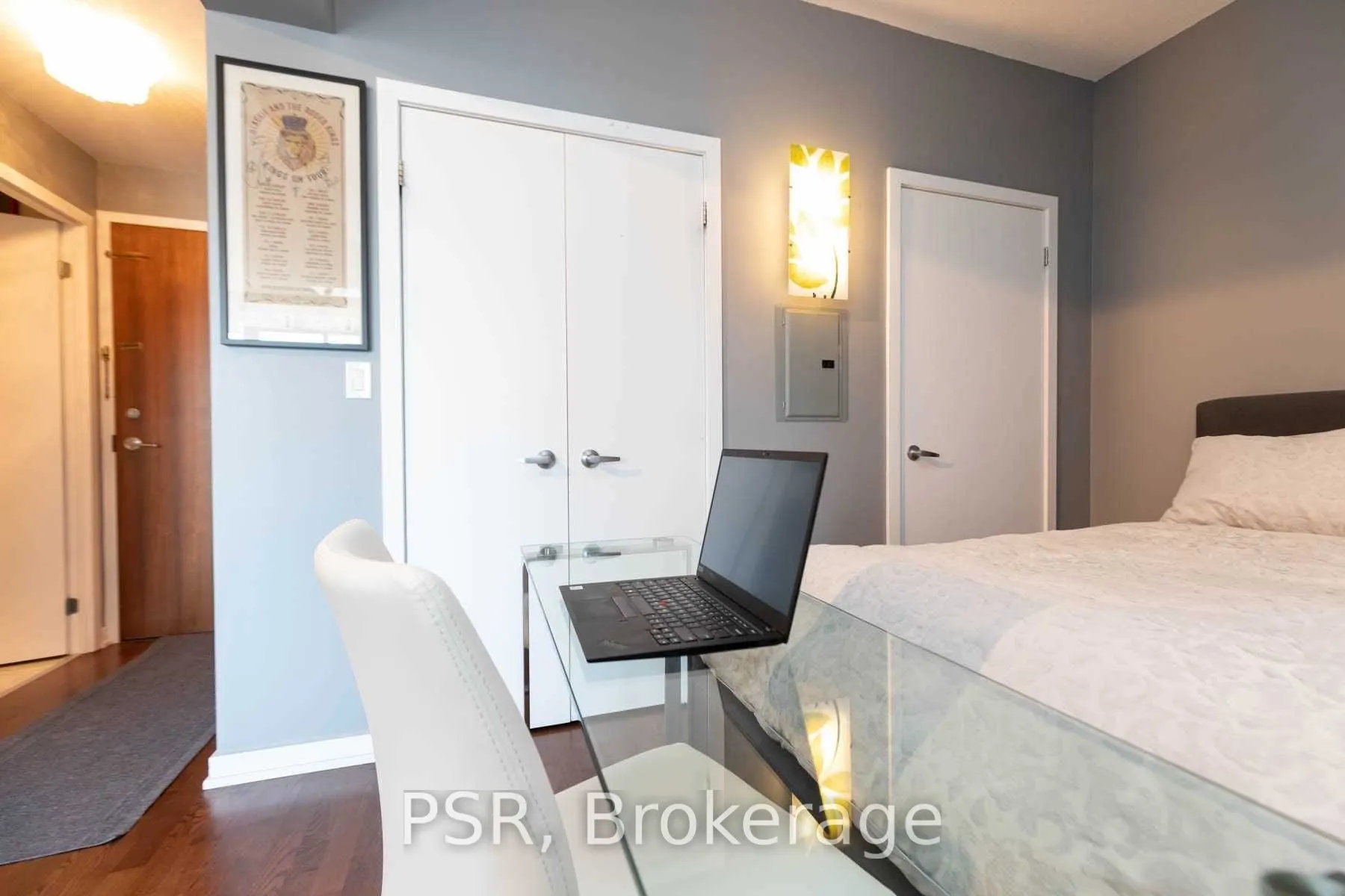 33 Lombard Street, #2201