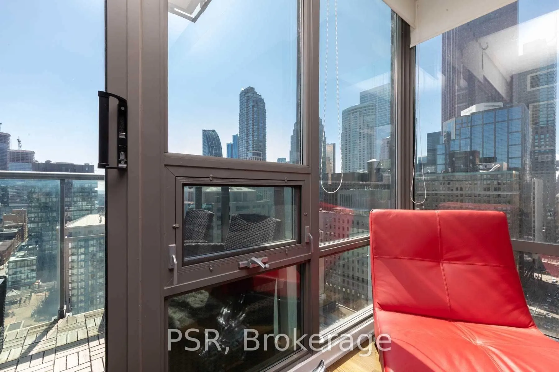 33 Lombard Street, #2201