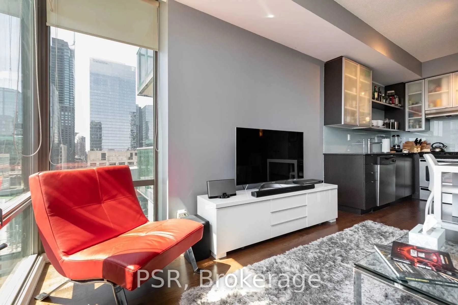 33 Lombard Street, #2201