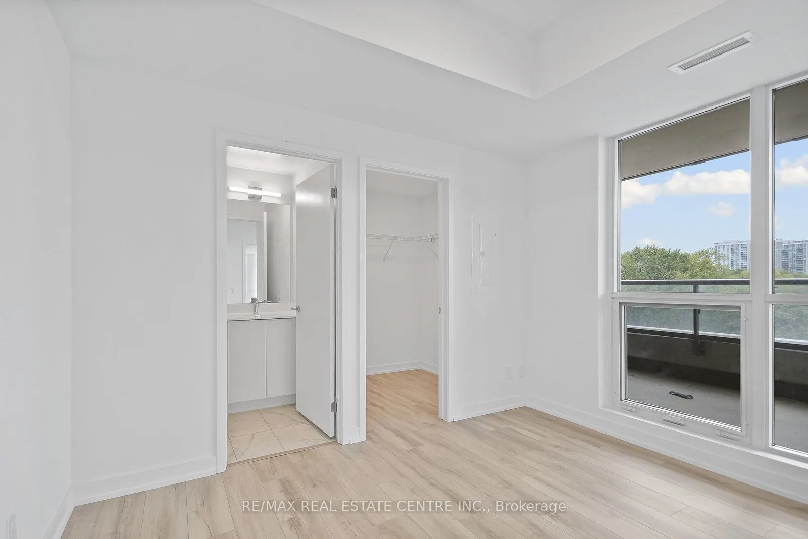 181 Sheppard Avenue E, #424