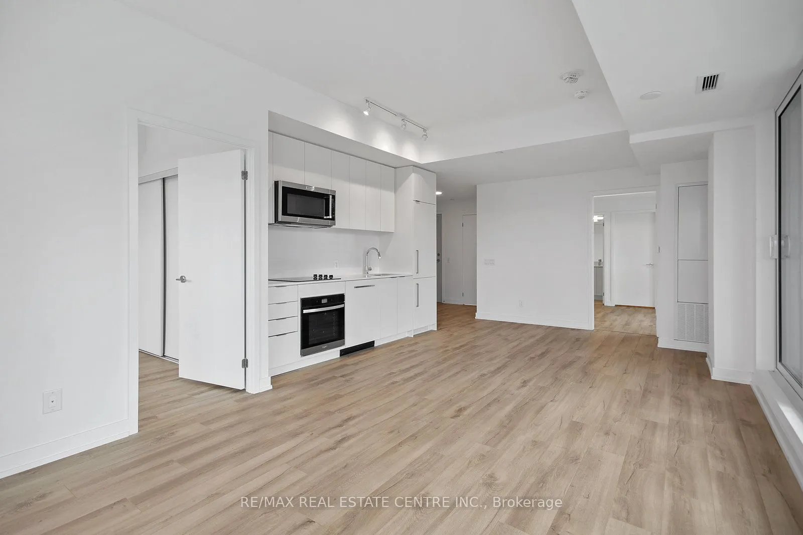 181 Sheppard Avenue E, #424