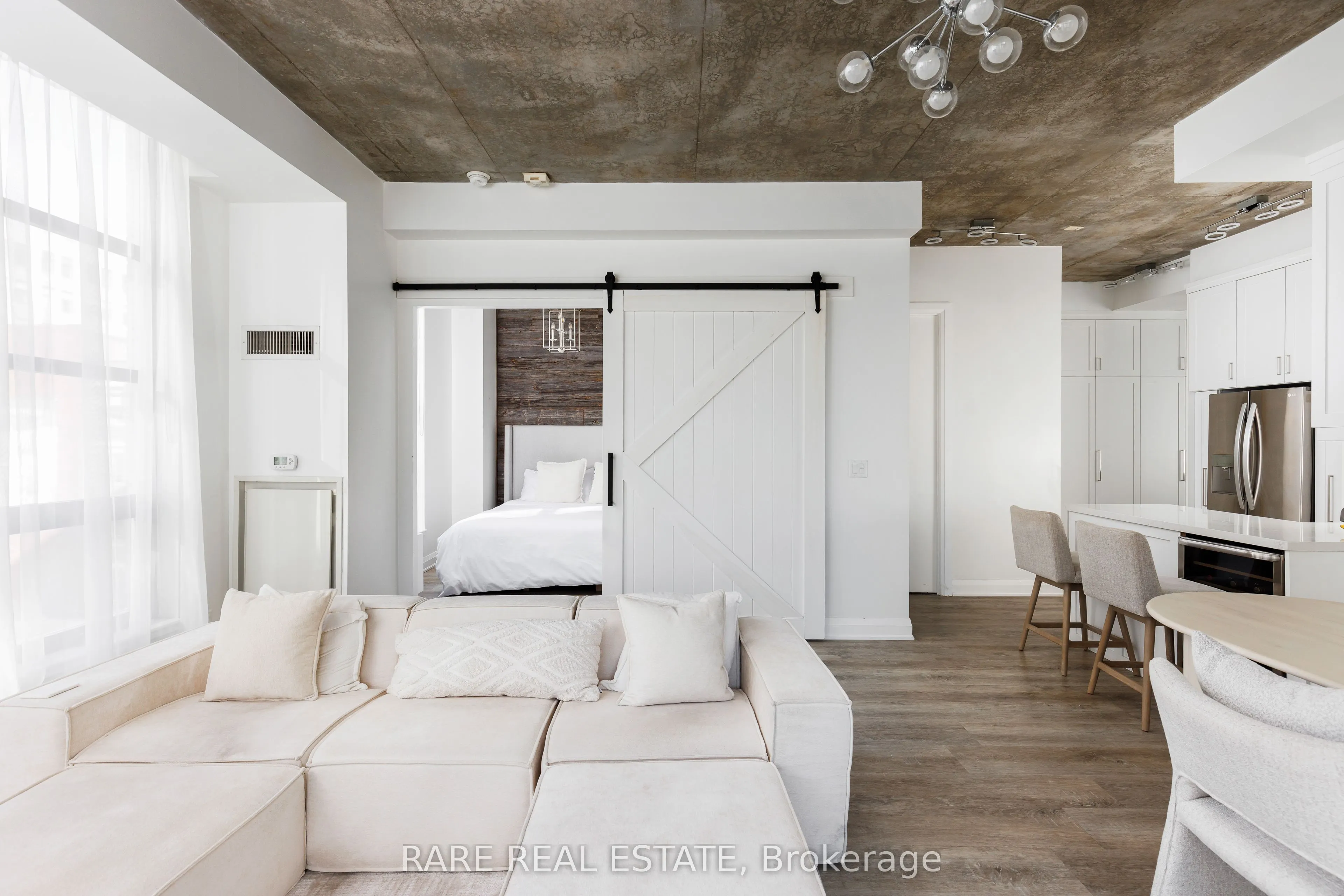 23 Brant Street, #609