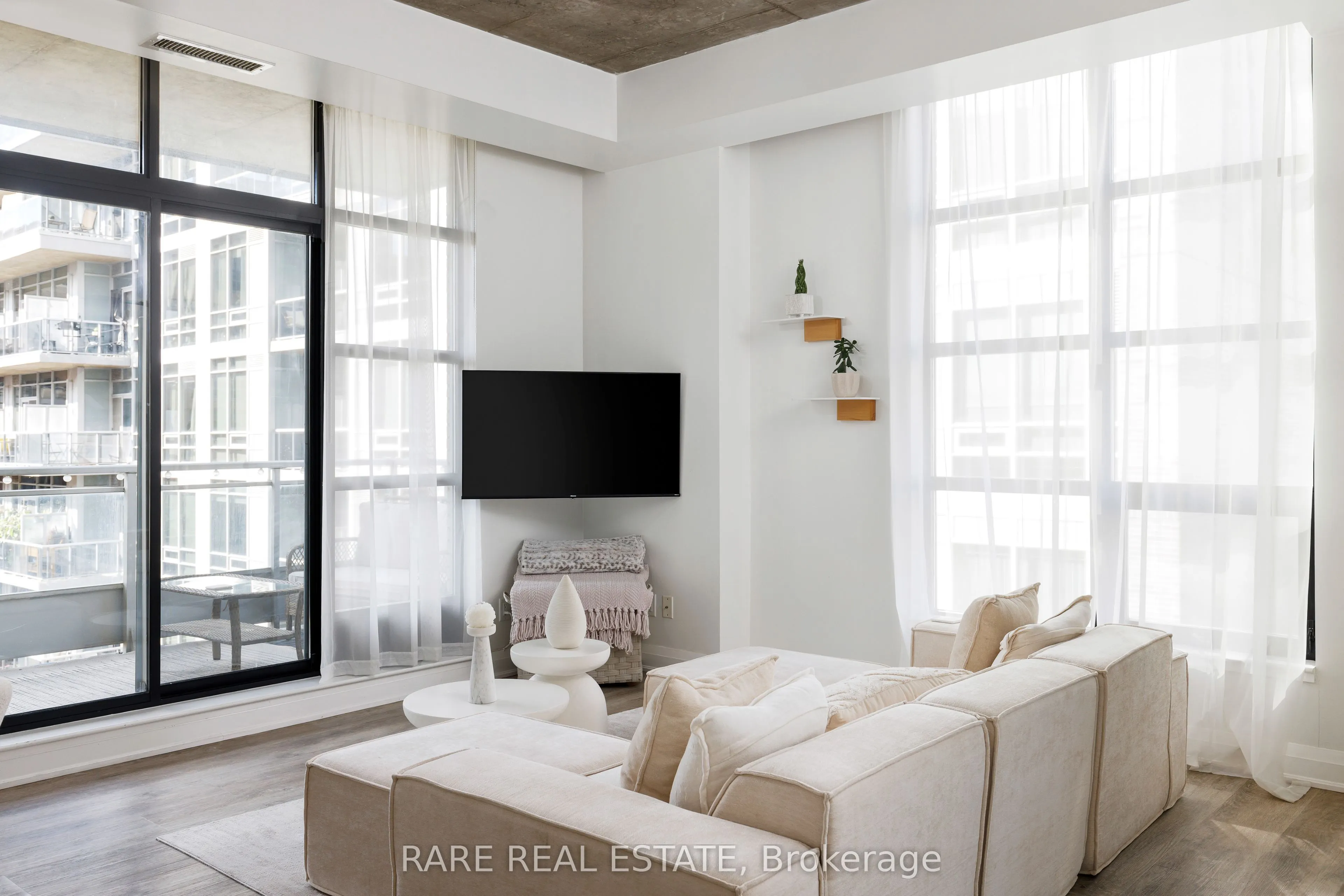 23 Brant Street, #609