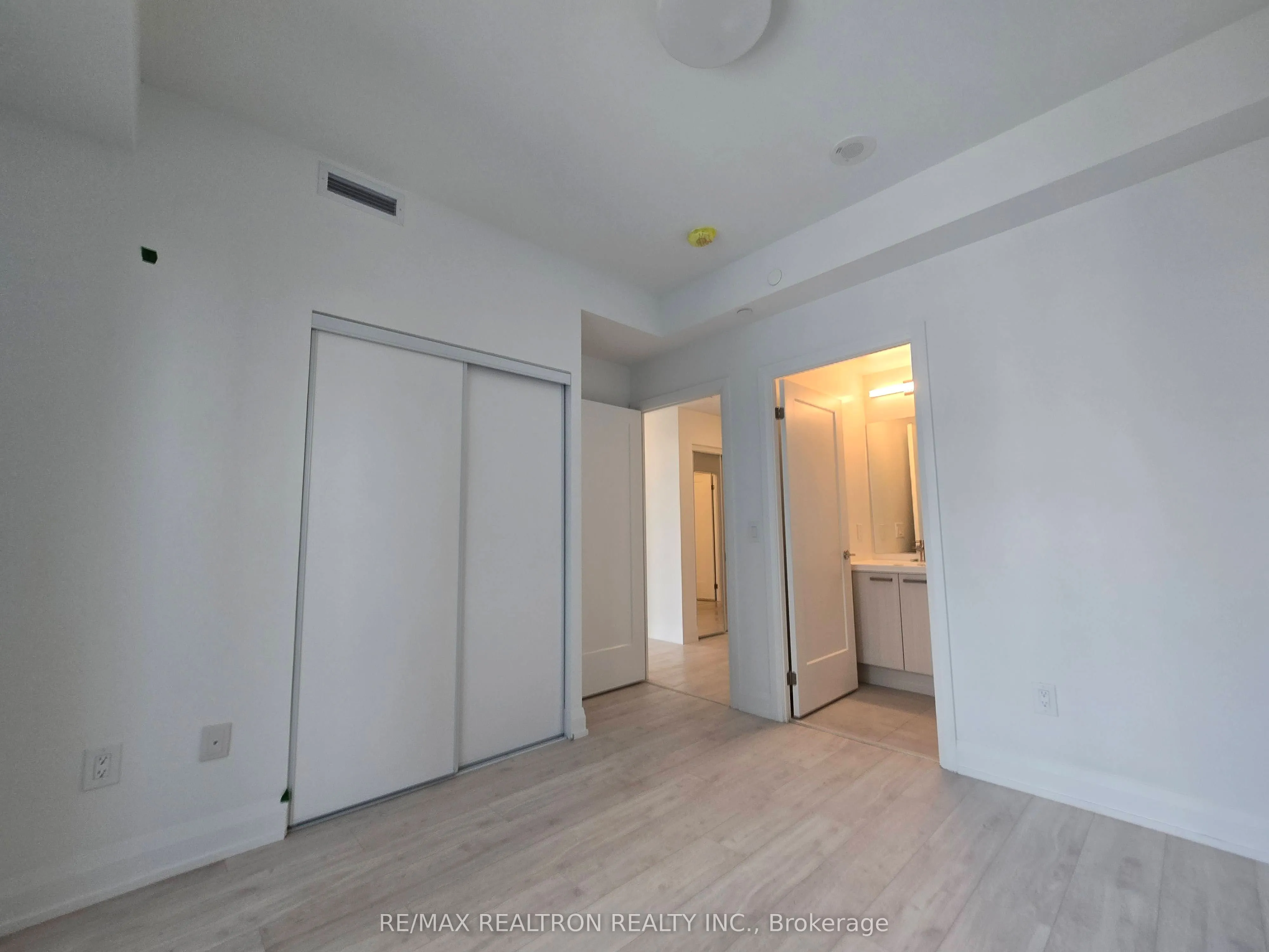 20 Soudan Avenue, #1201