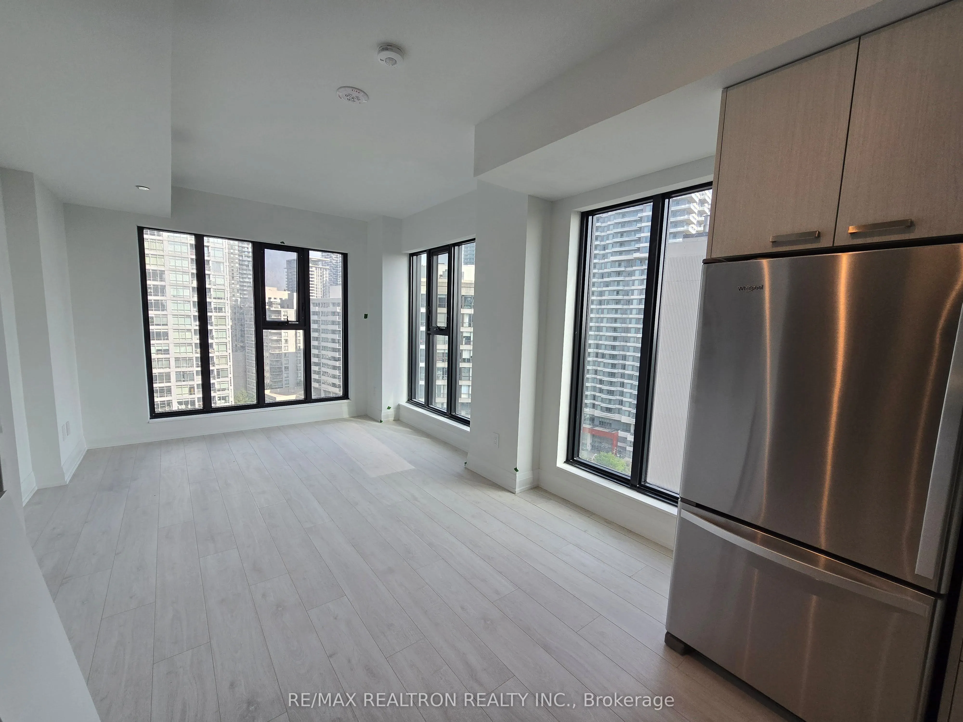 20 Soudan Avenue, #1201