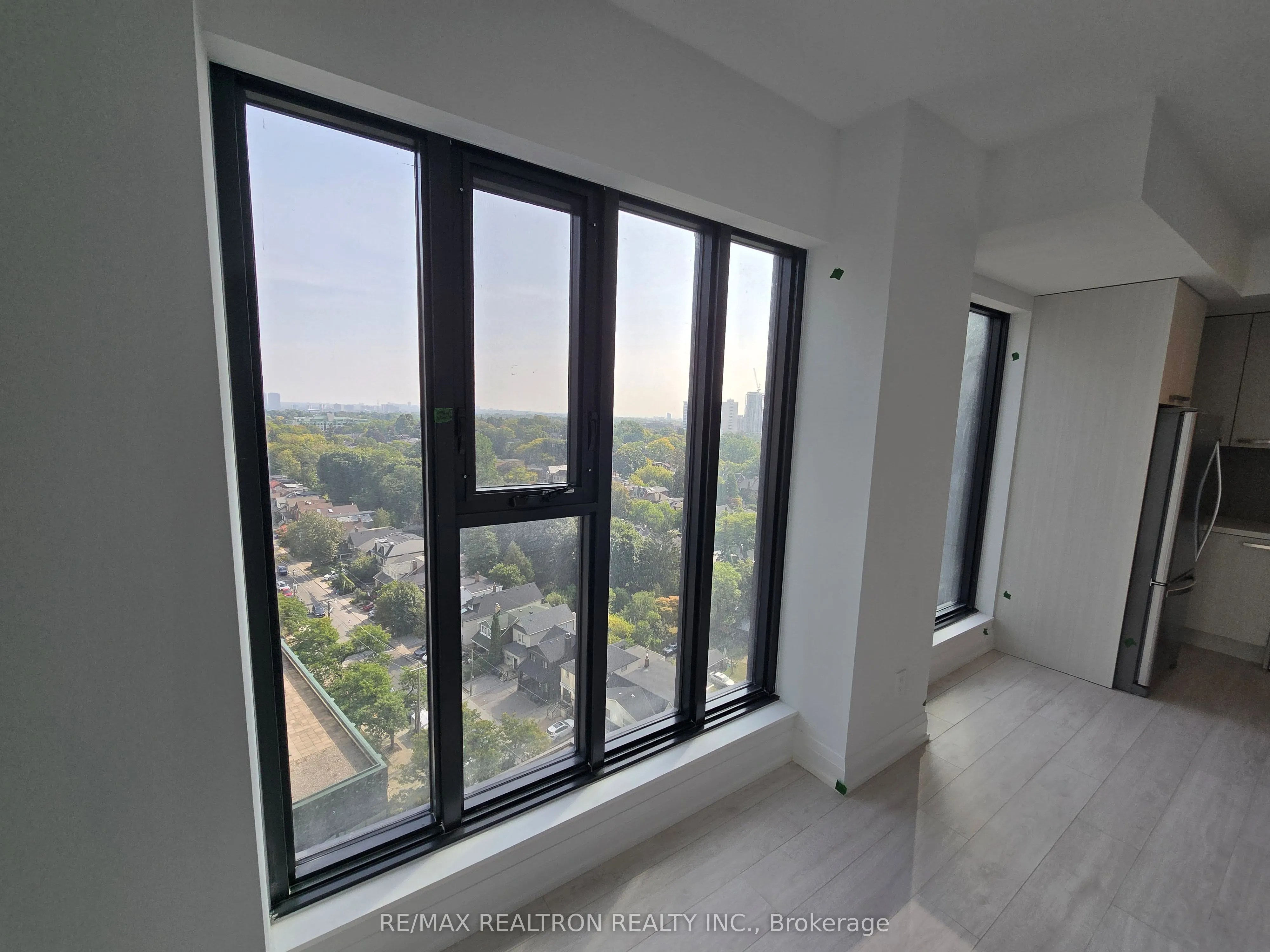 20 Soudan Avenue, #1201