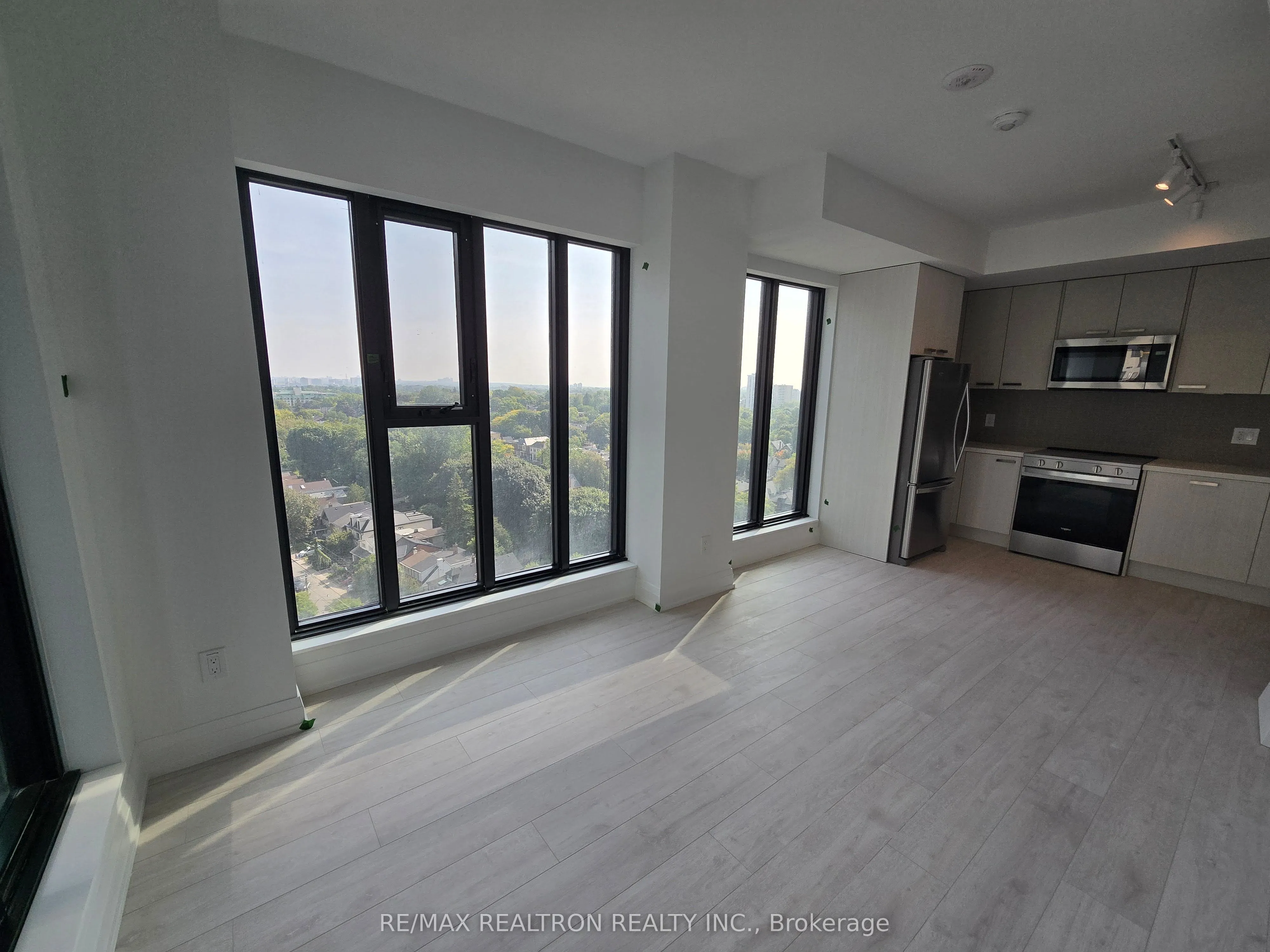 20 Soudan Avenue, #1201