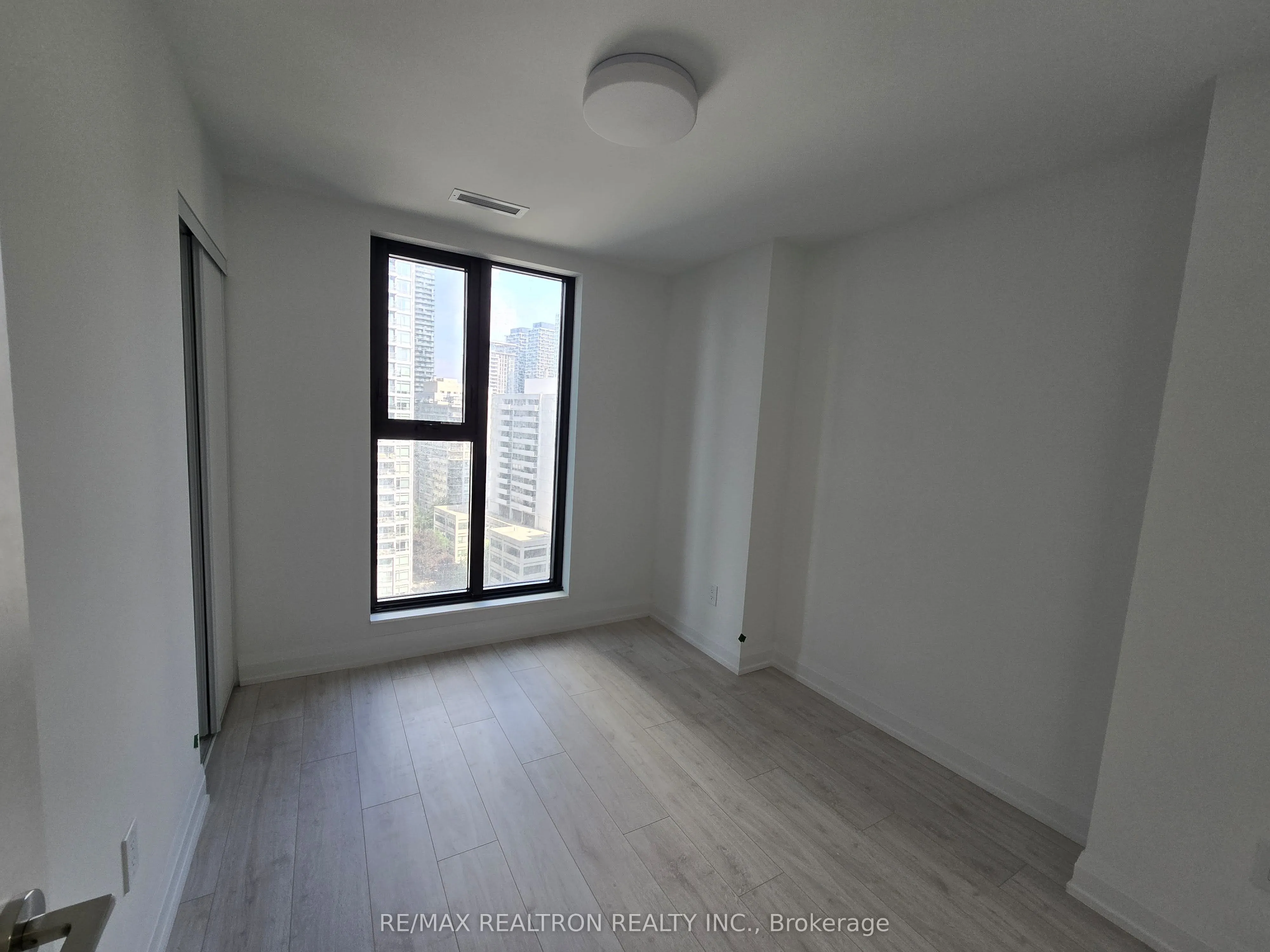 20 Soudan Avenue, #1201