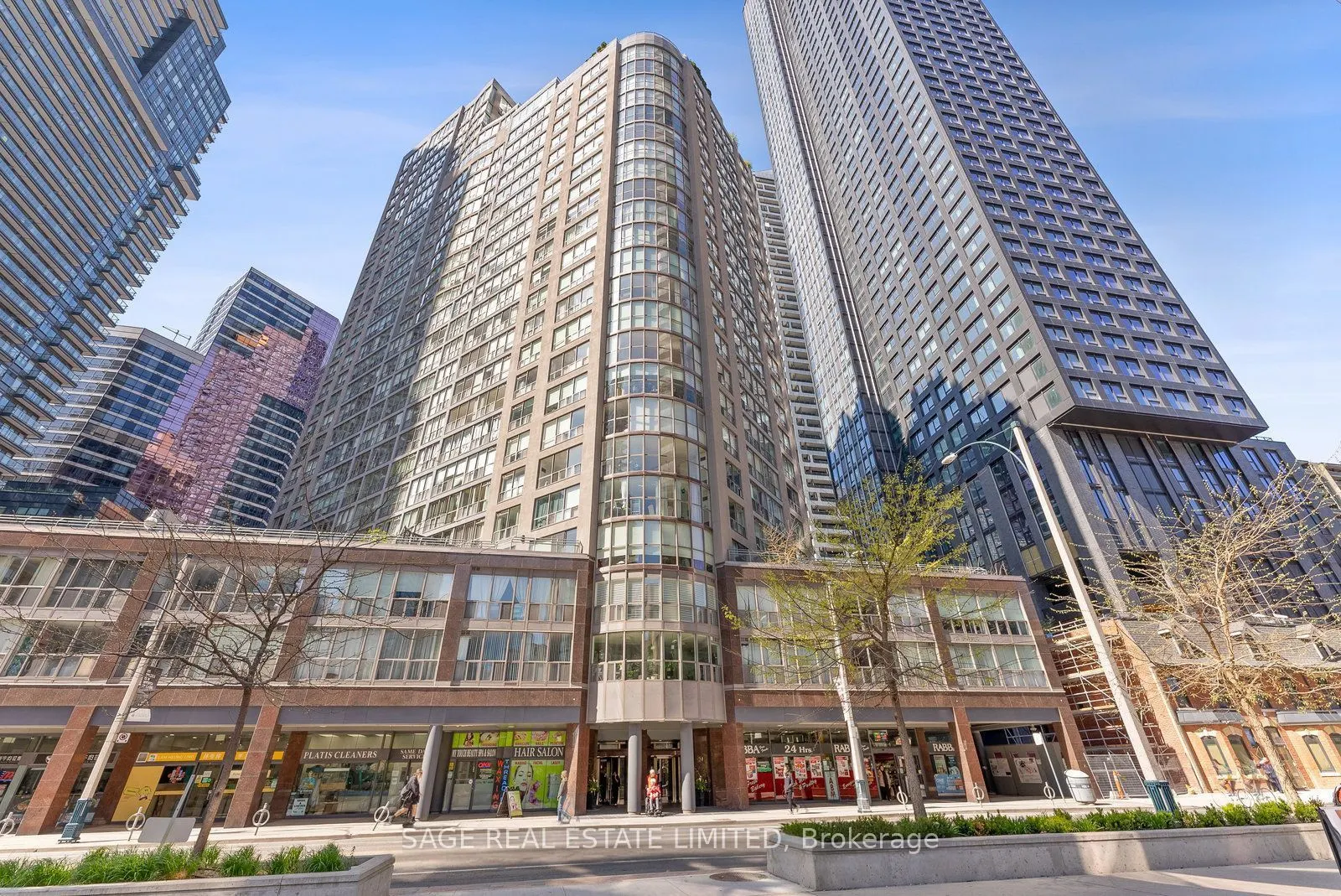 24 Wellesley Street W, #912