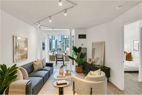 24 Wellesley Street W, #912