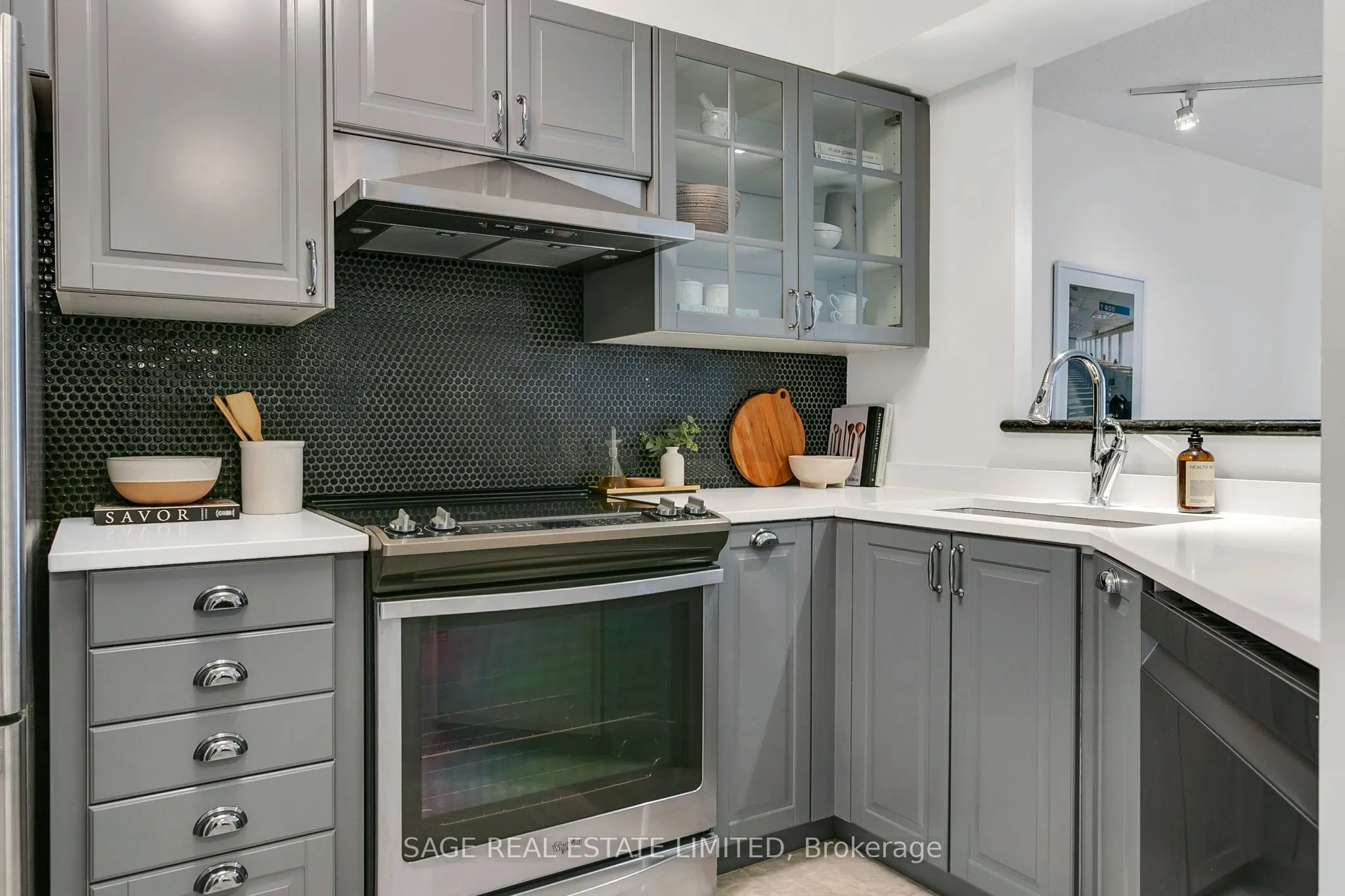 24 Wellesley Street W, #912