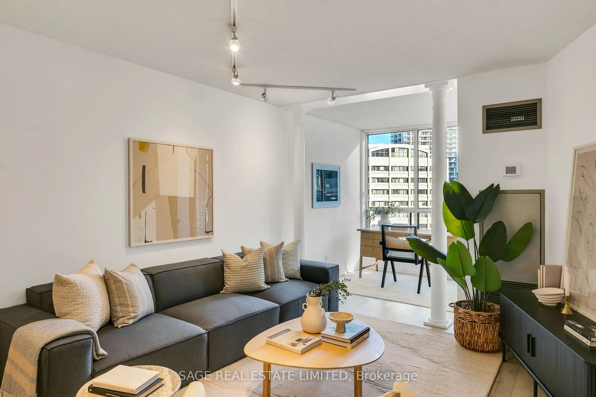 24 Wellesley Street W, #912