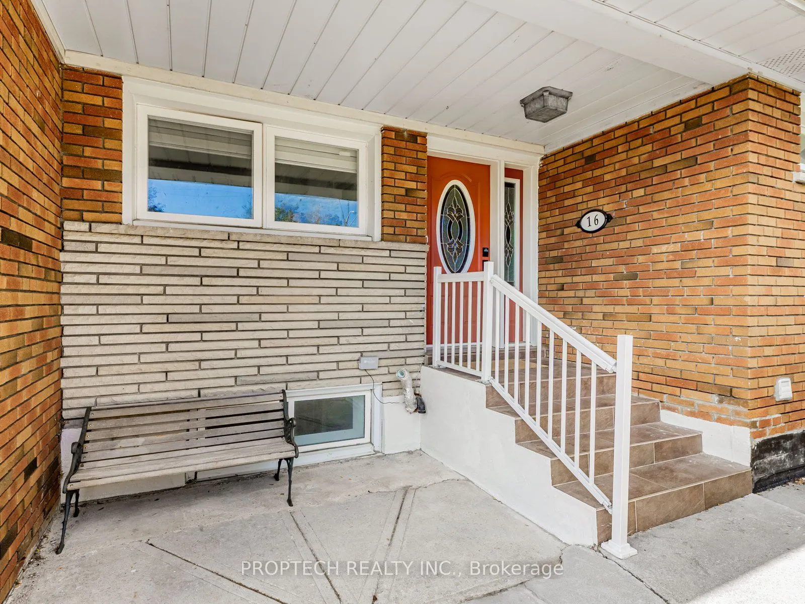 16 Shaunavon Heights Crescent